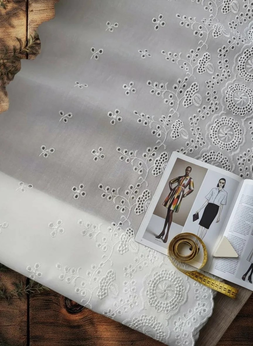 Шитье на смесовом батисте М947