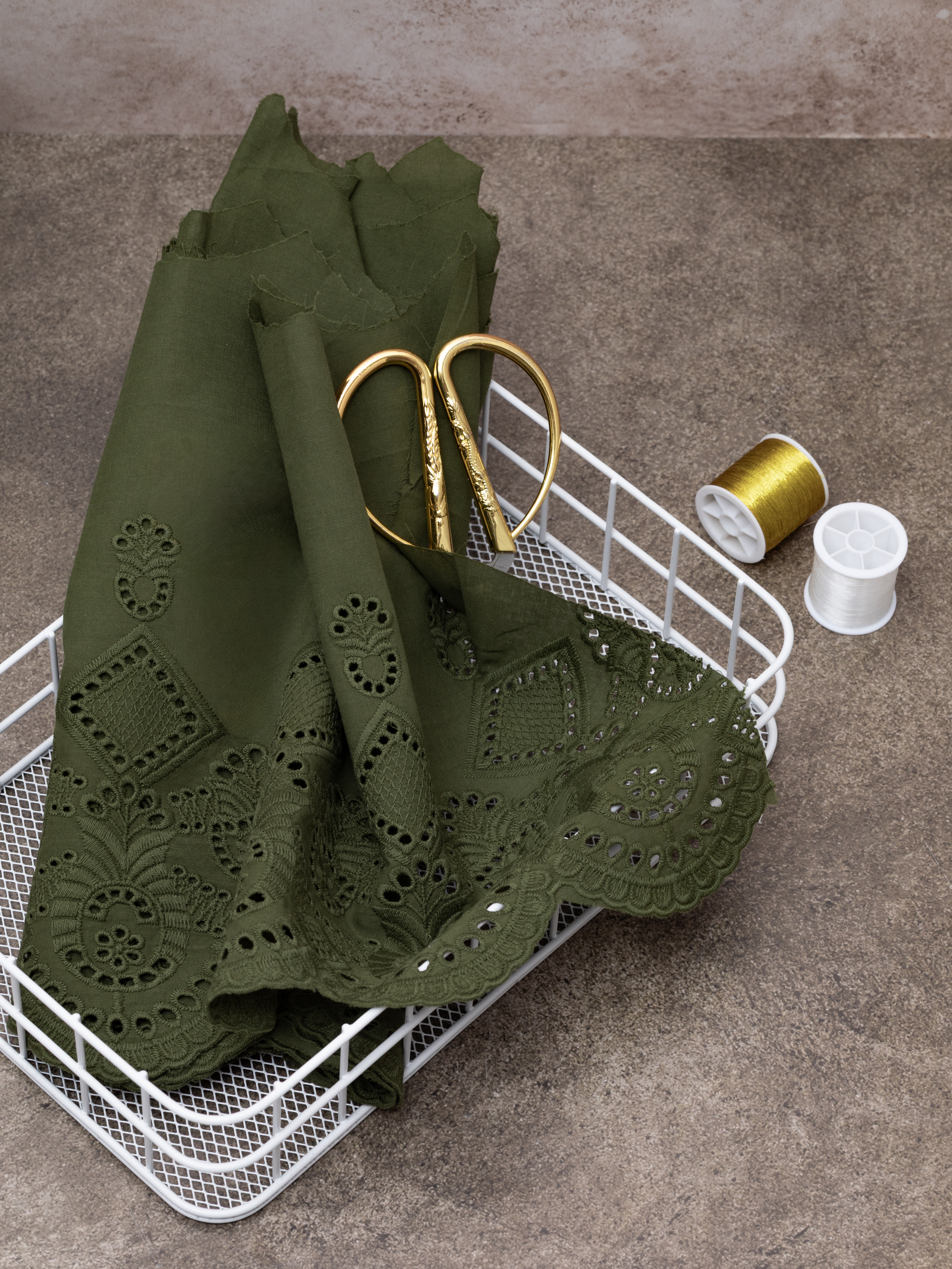 Шитье на батисте М932