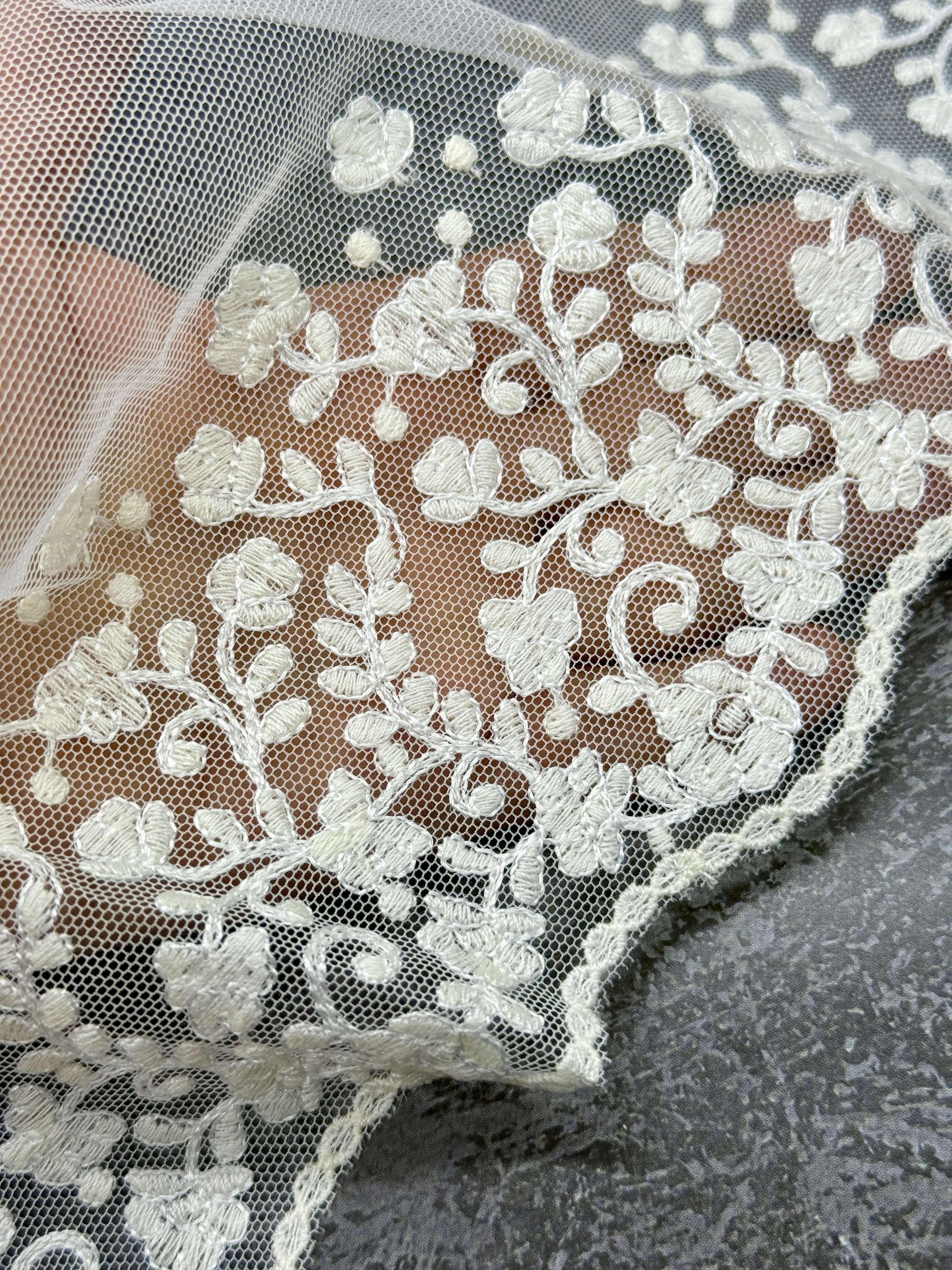 Кружево Вышивка на сетке С213