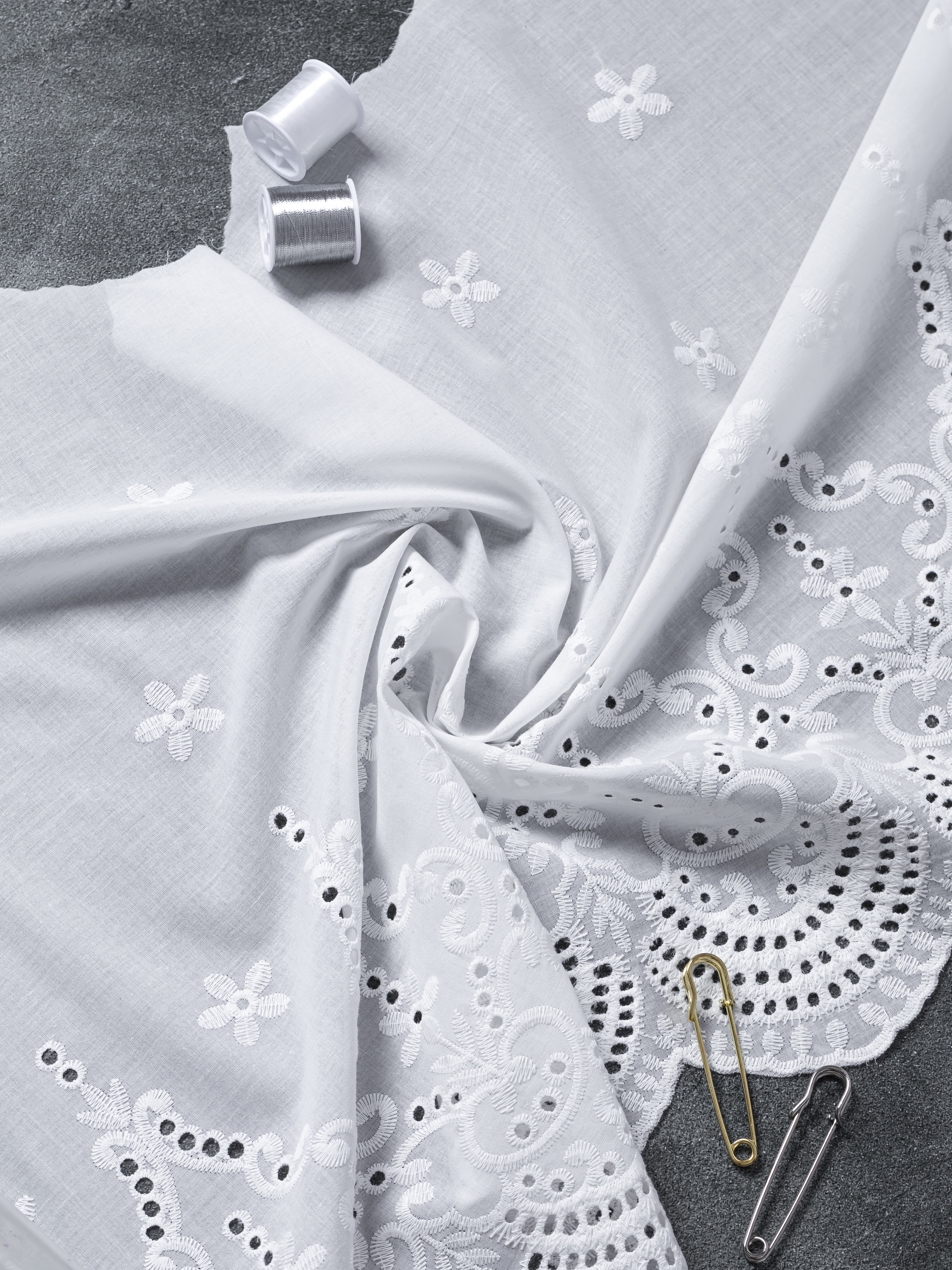 Шитье на батисте М884