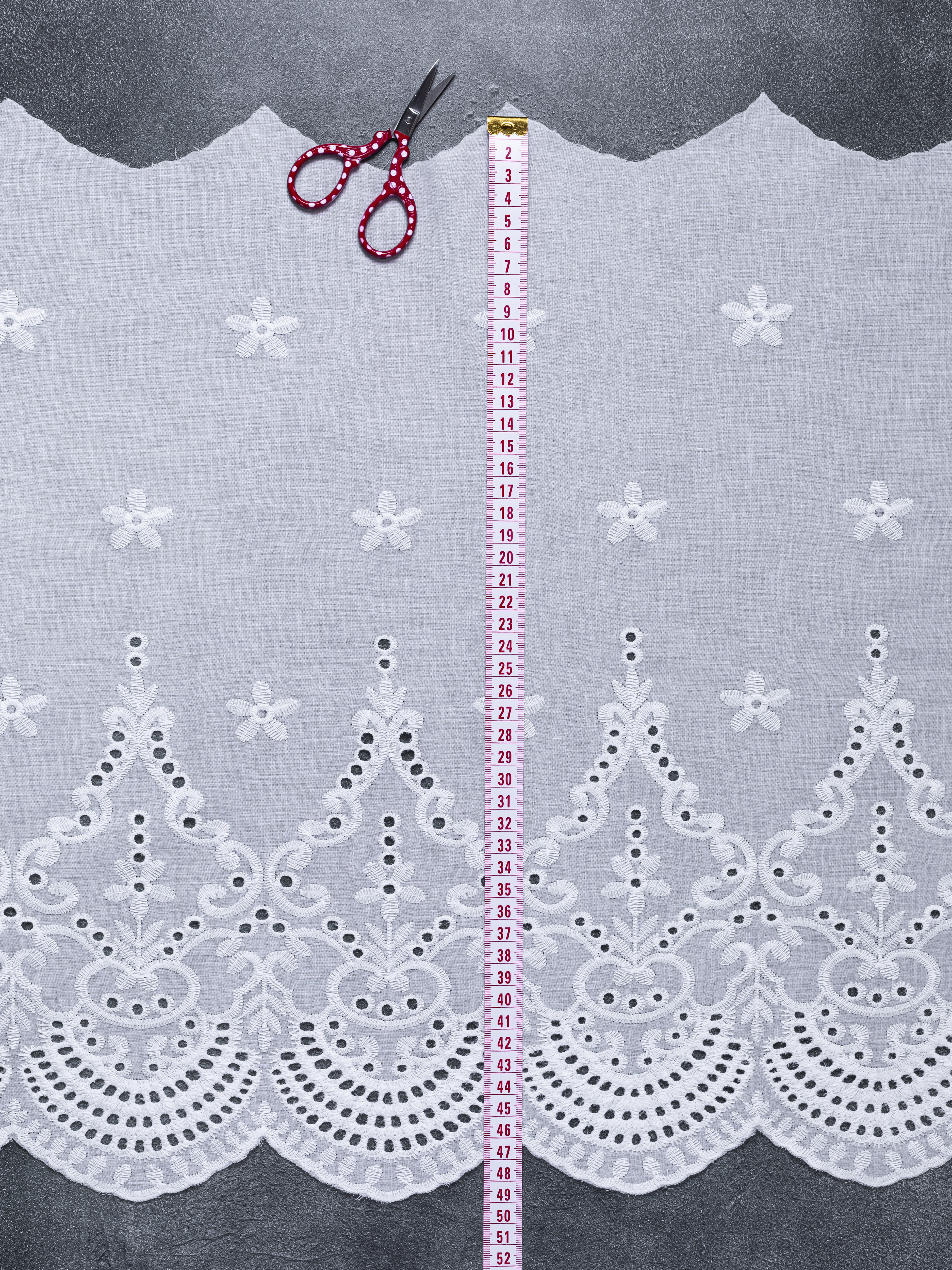 Шитье на батисте М884