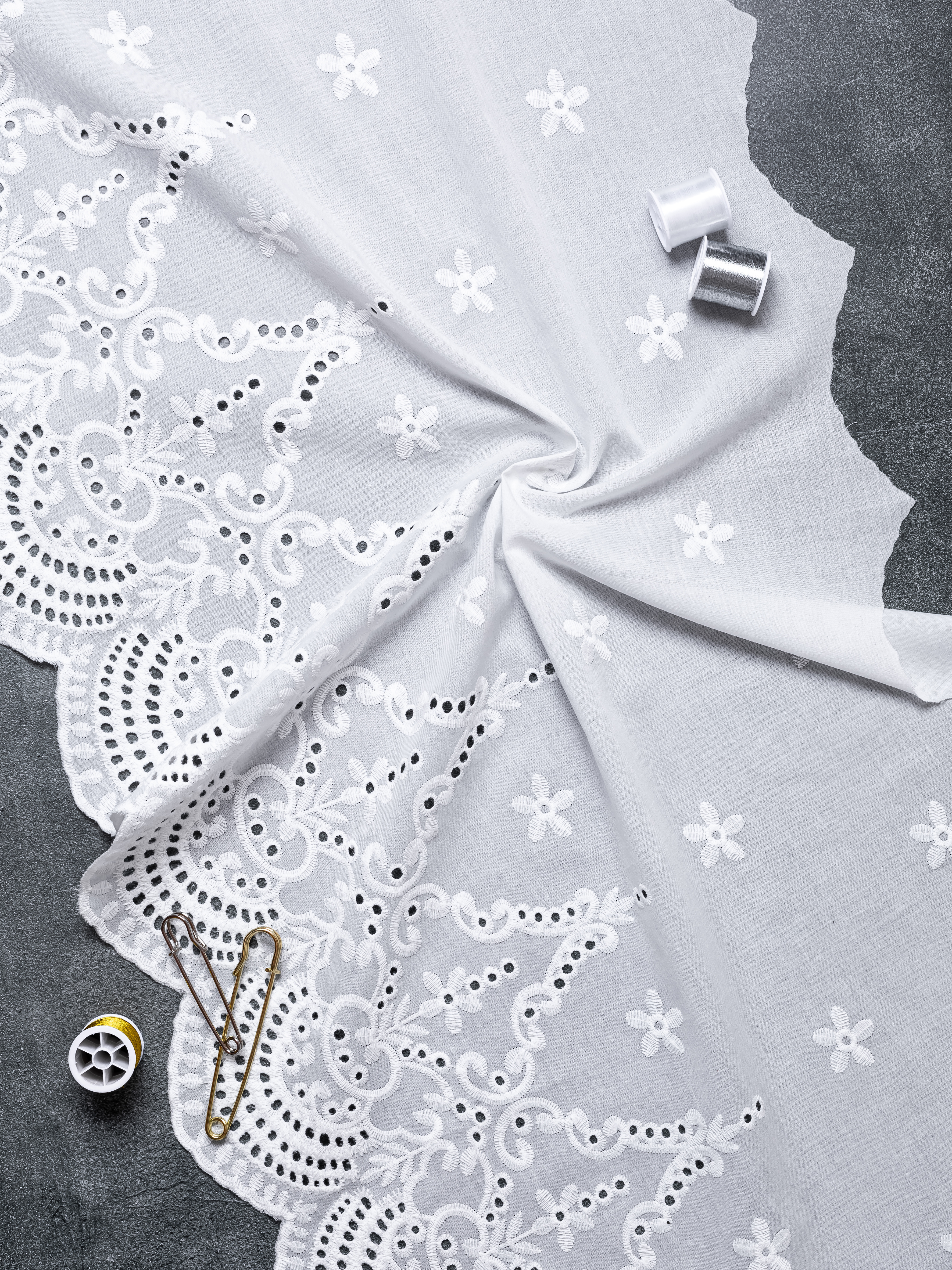 Шитье на батисте М884