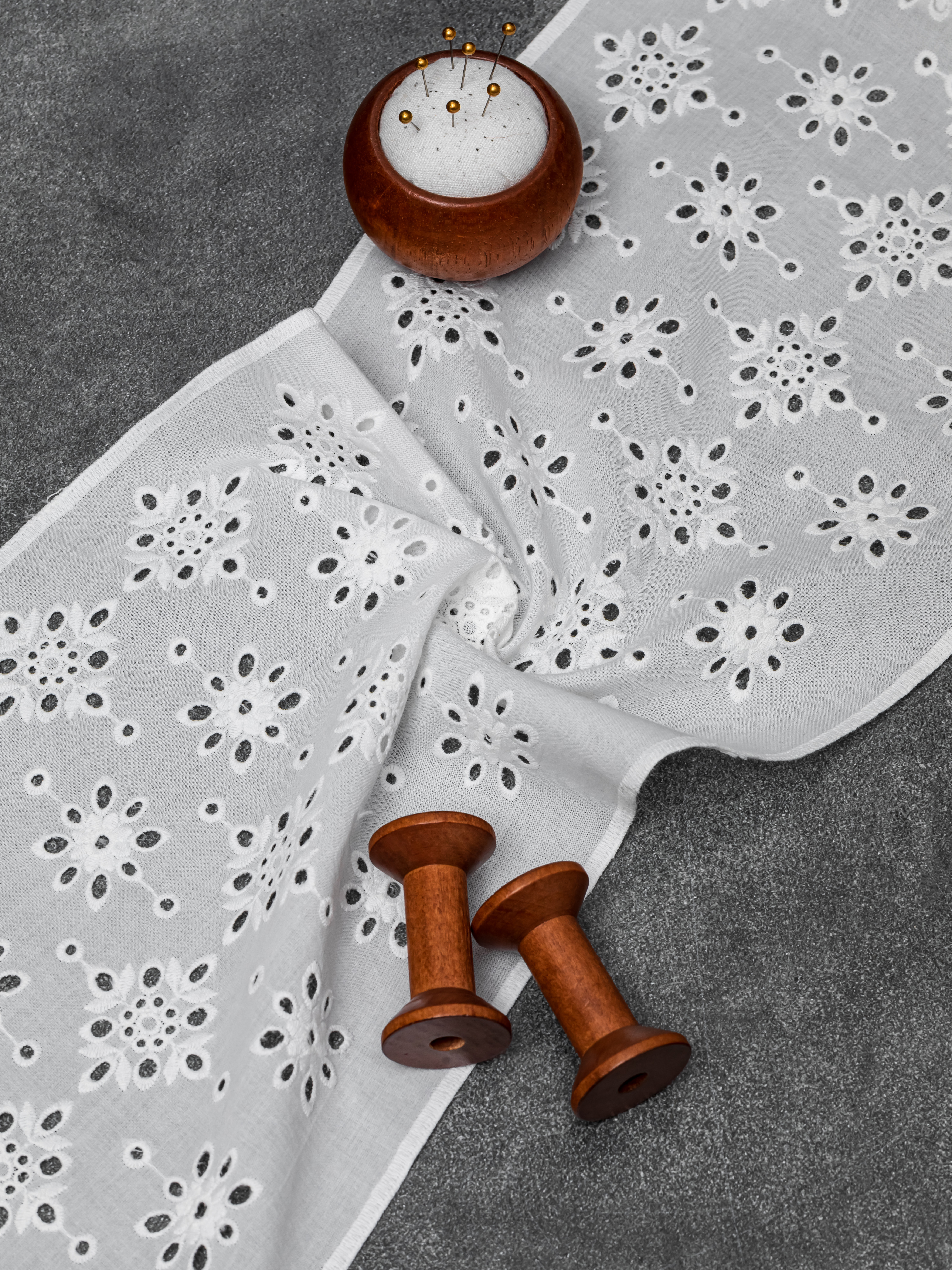 Шитье на батисте М906