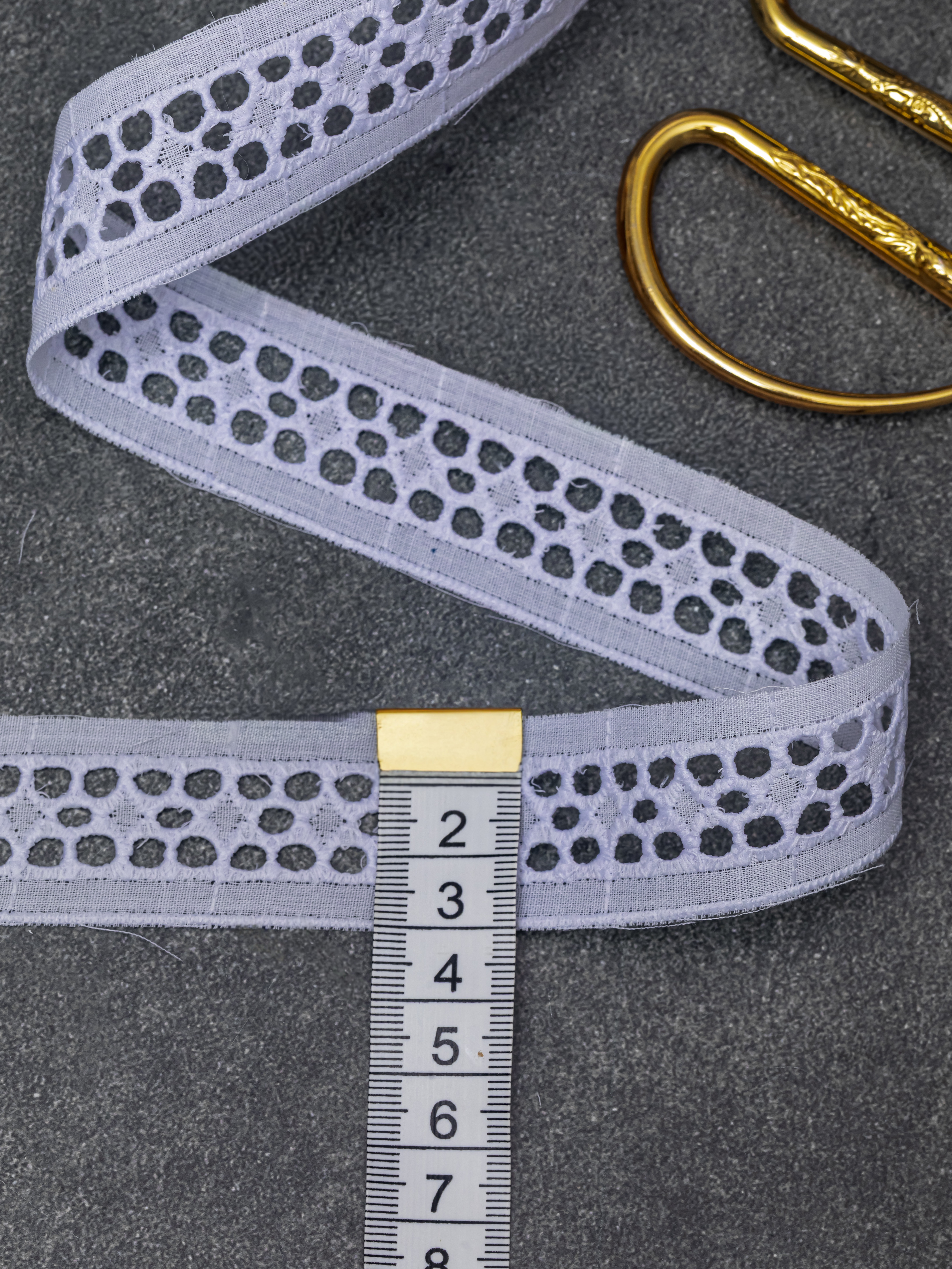 Шитье на батисте М907