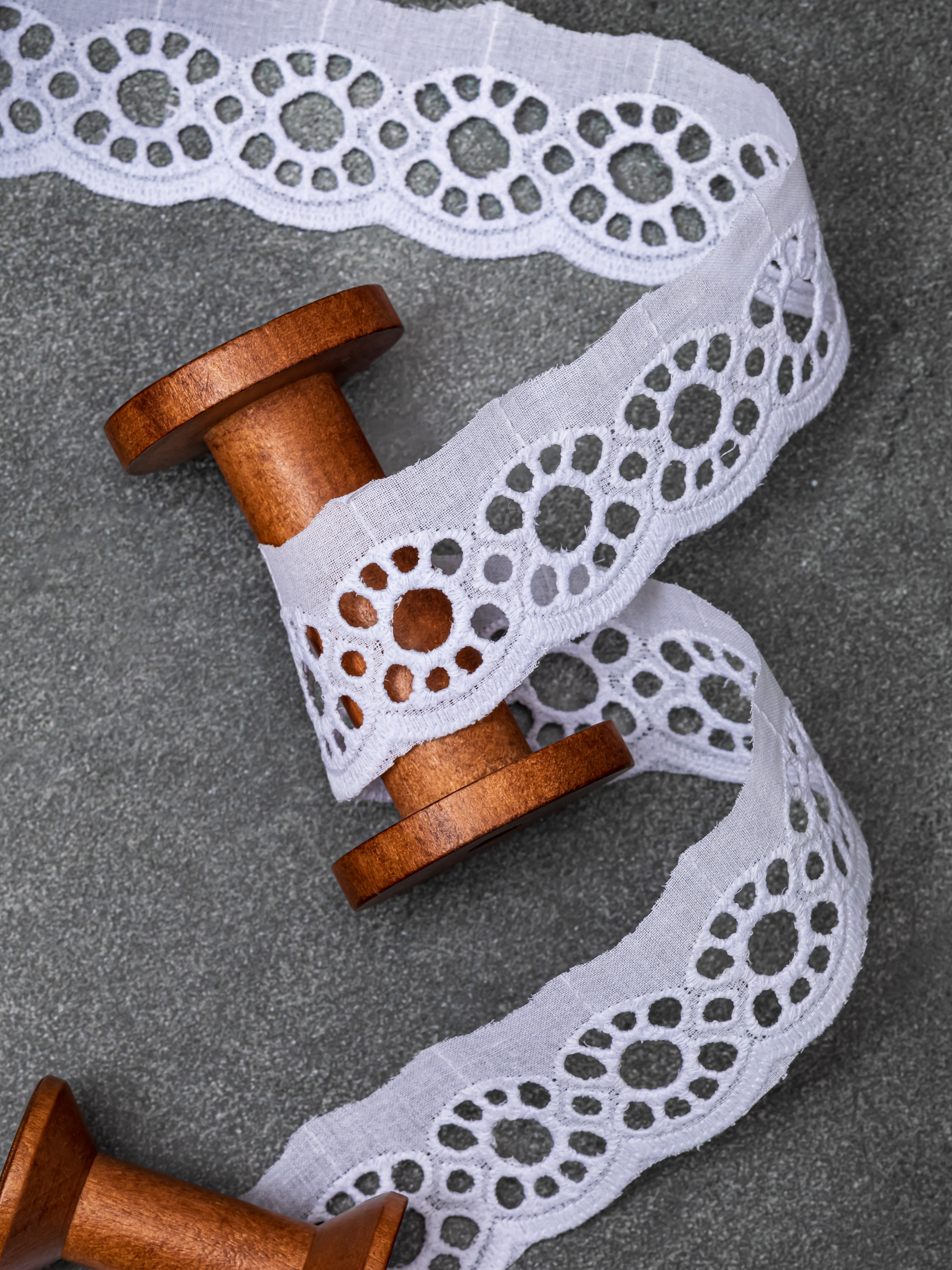 Шитье на батисте М909