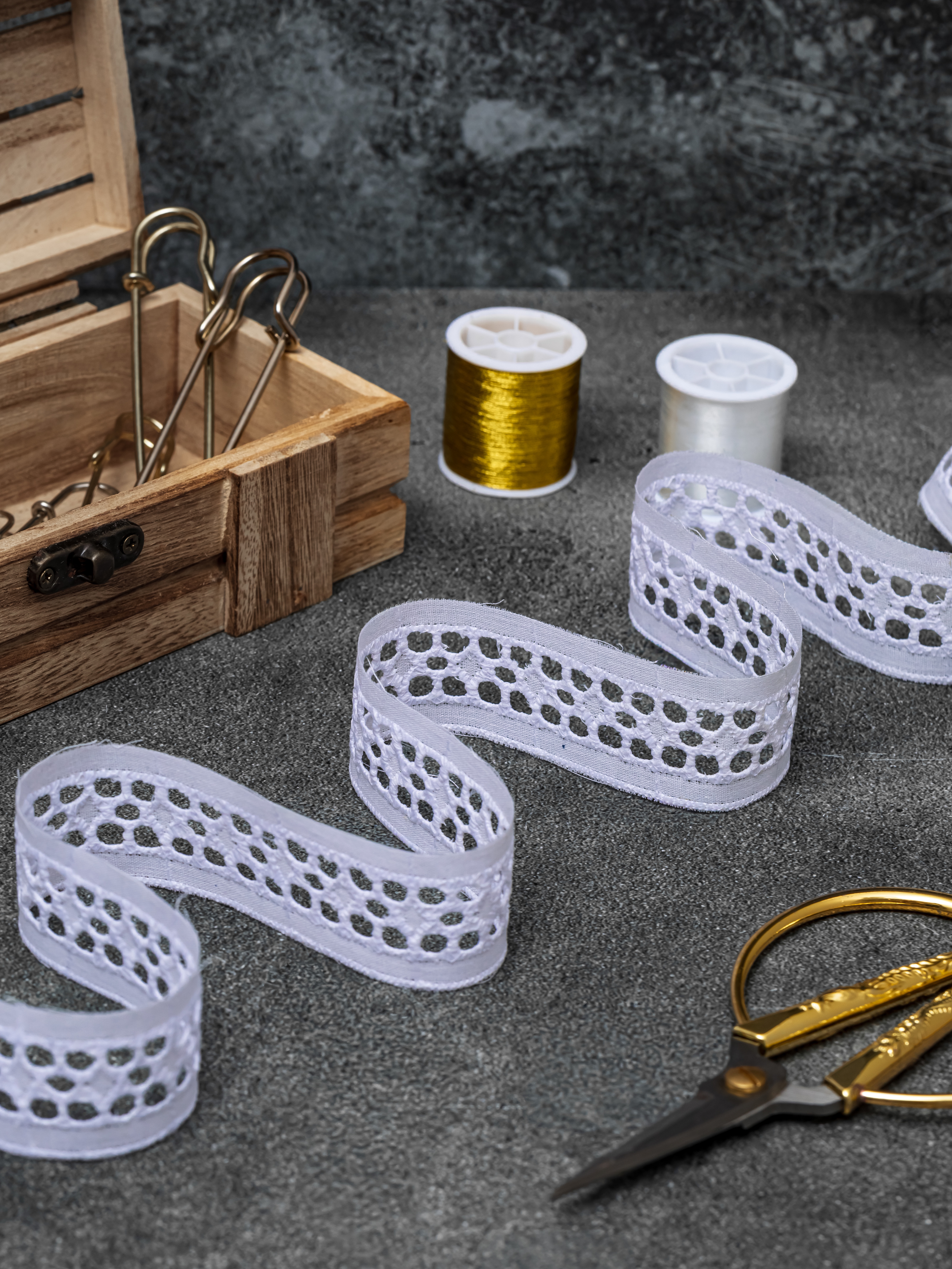 Шитье на батисте М907