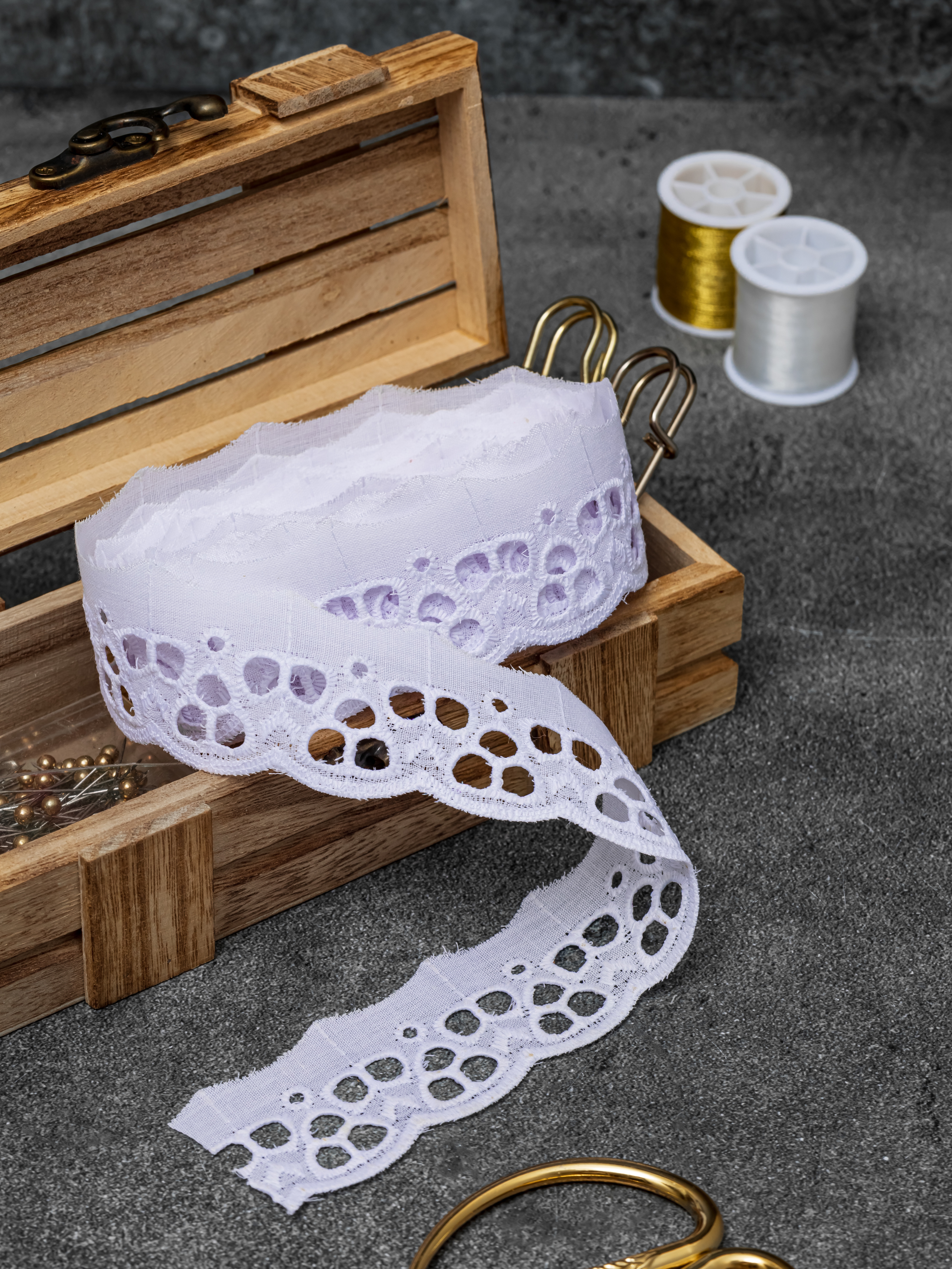 Шитье на батисте М908