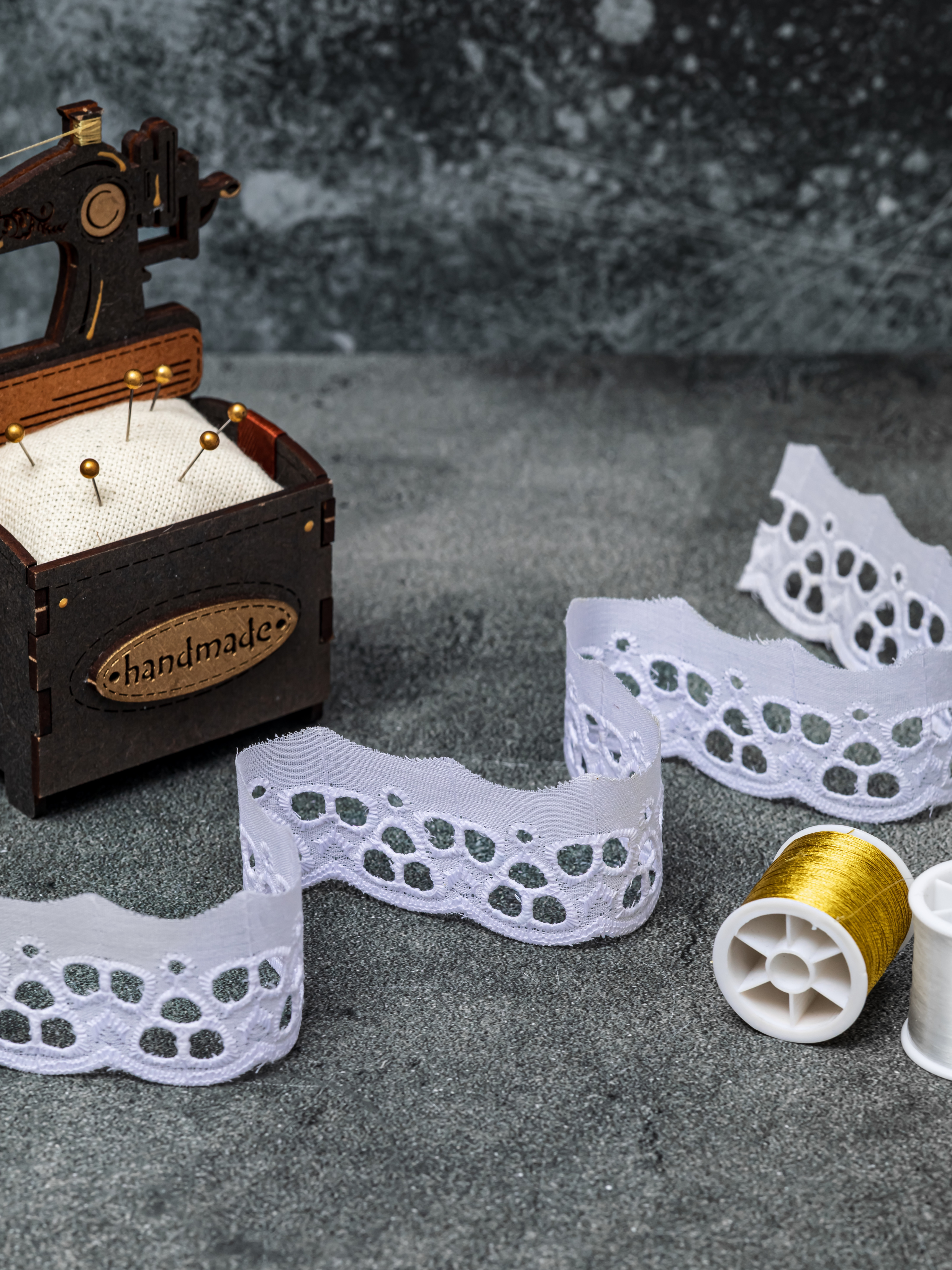 Шитье на батисте М908