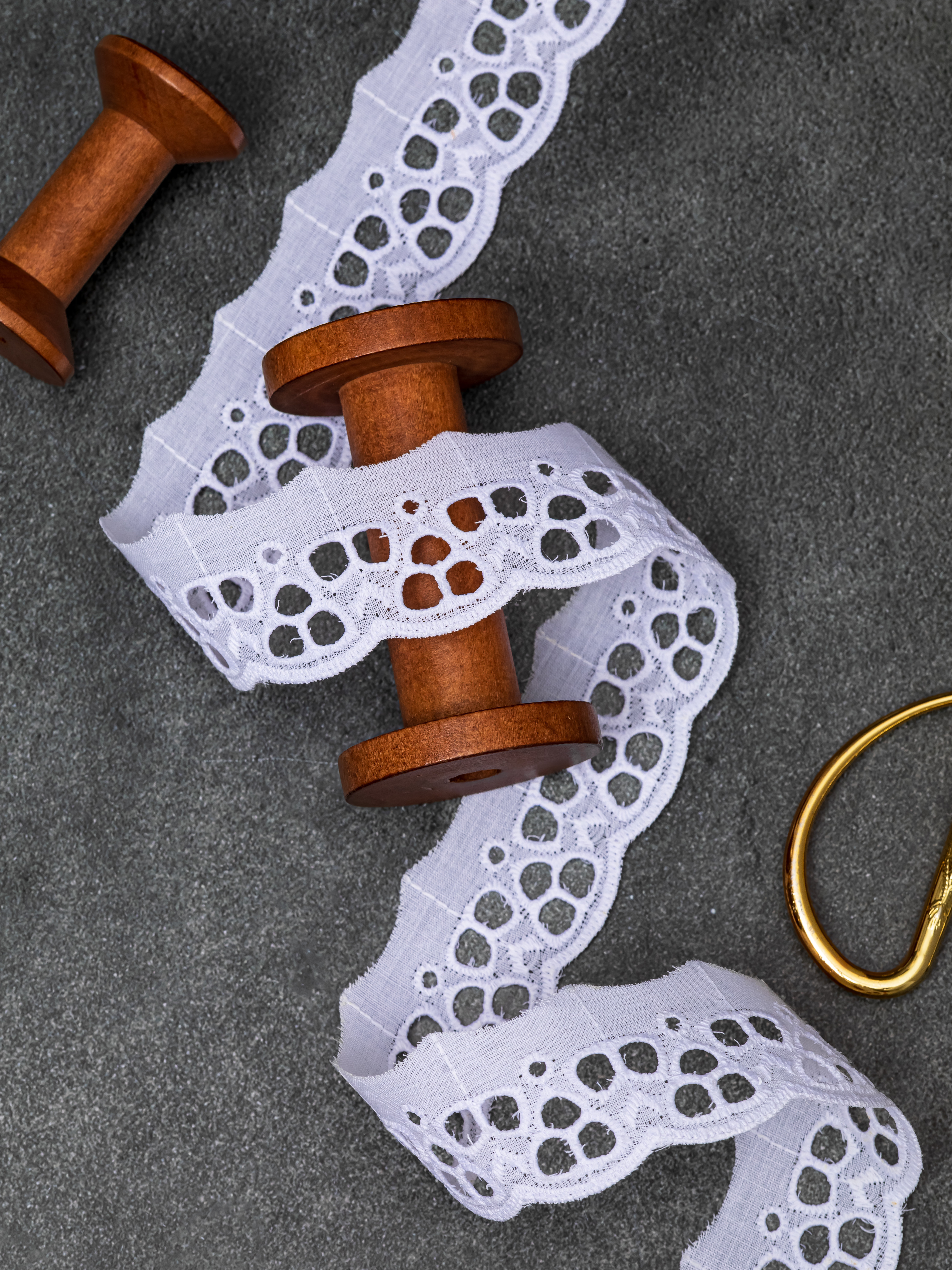 Шитье на батисте М908