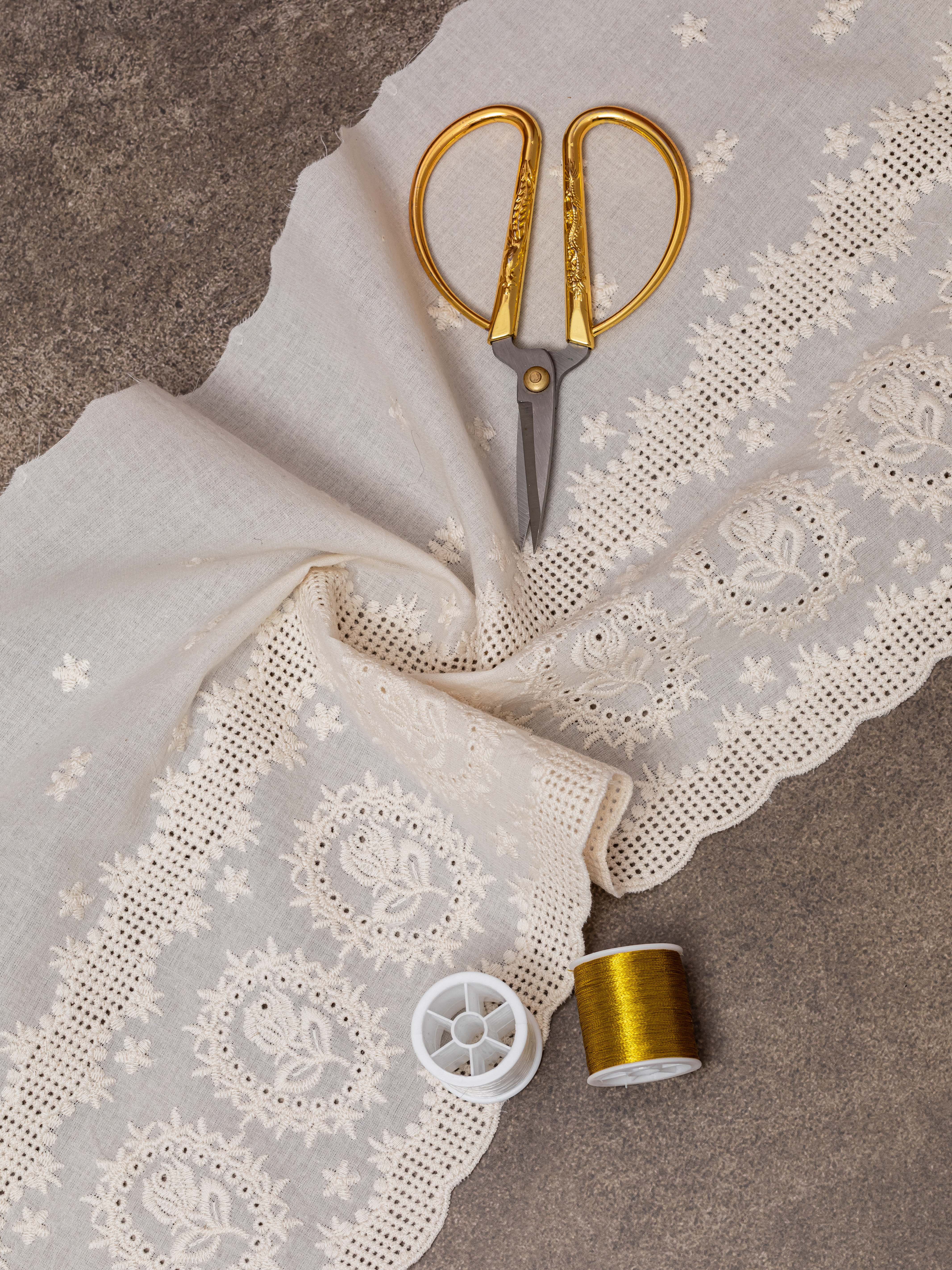 Шитье на батисте М939