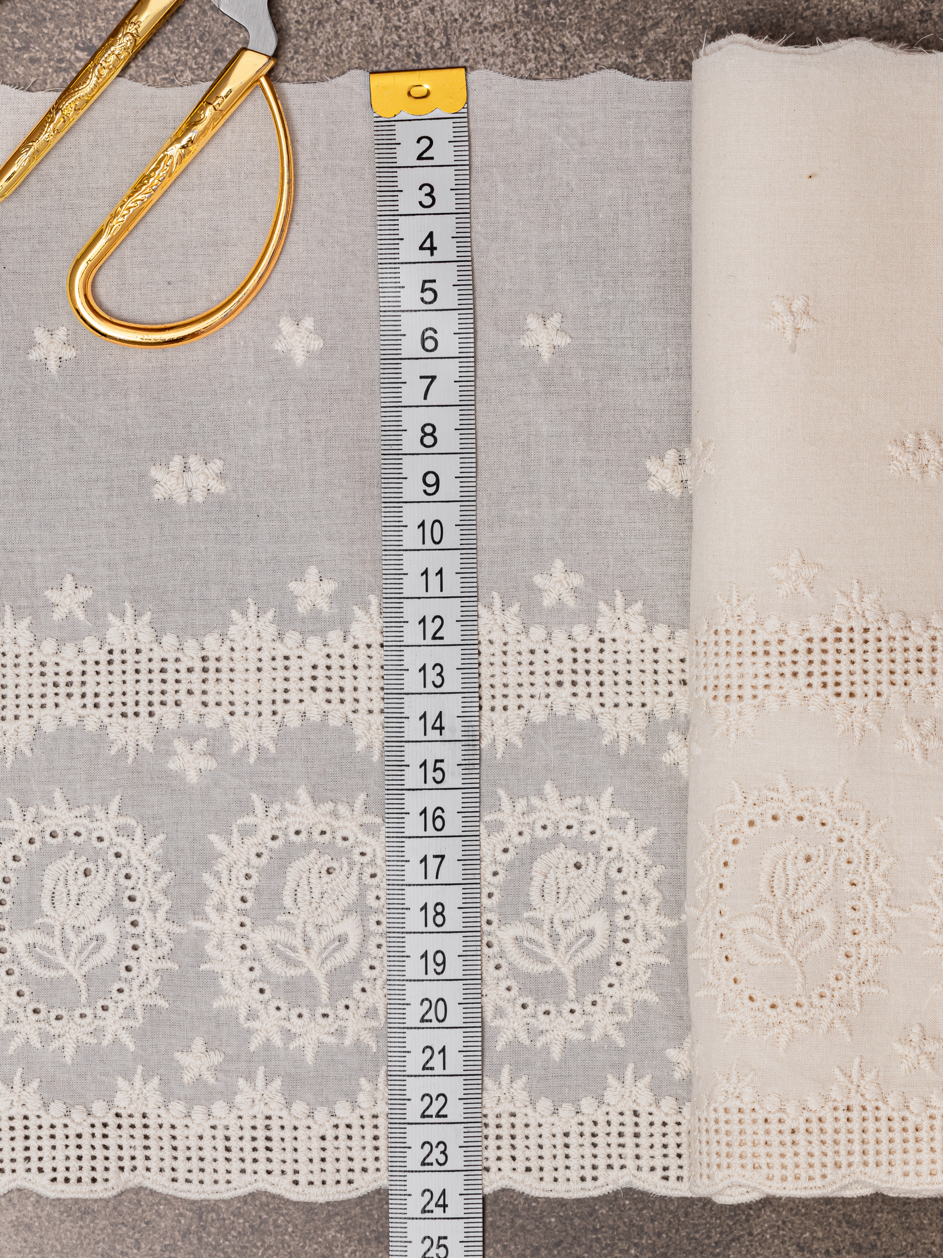 Шитье на батисте М939