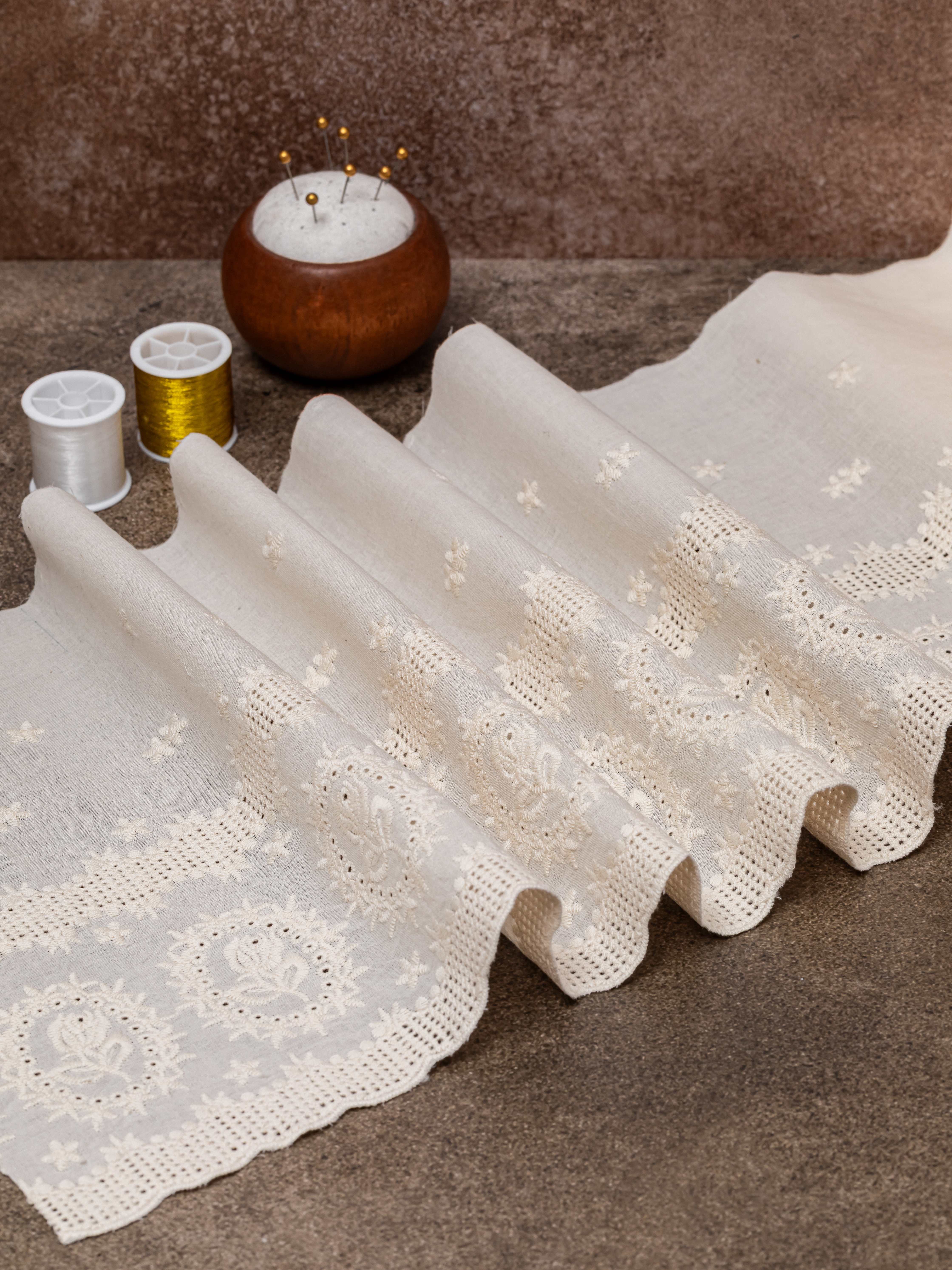 Шитье на батисте М939