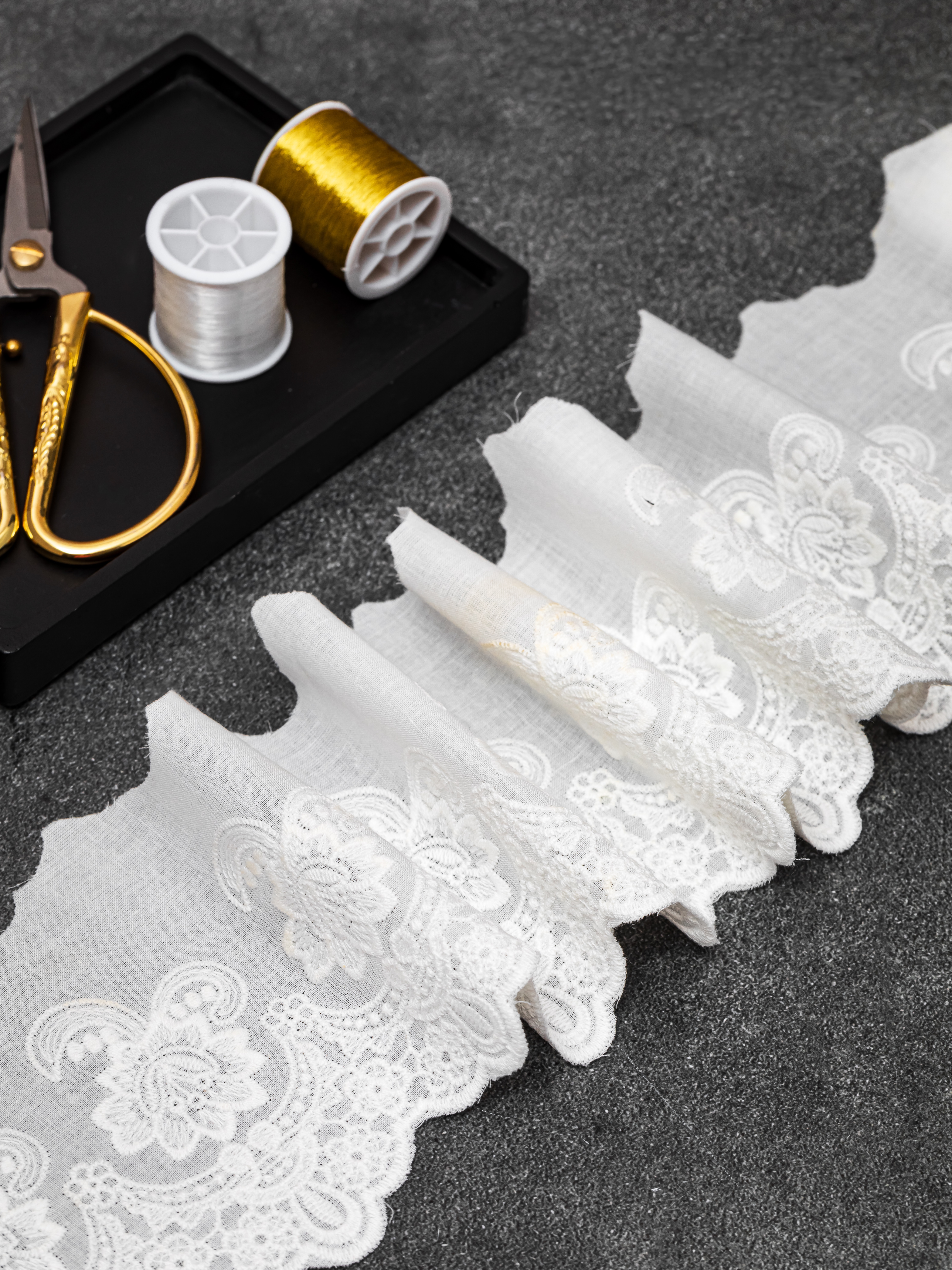 Шитье на батисте М912