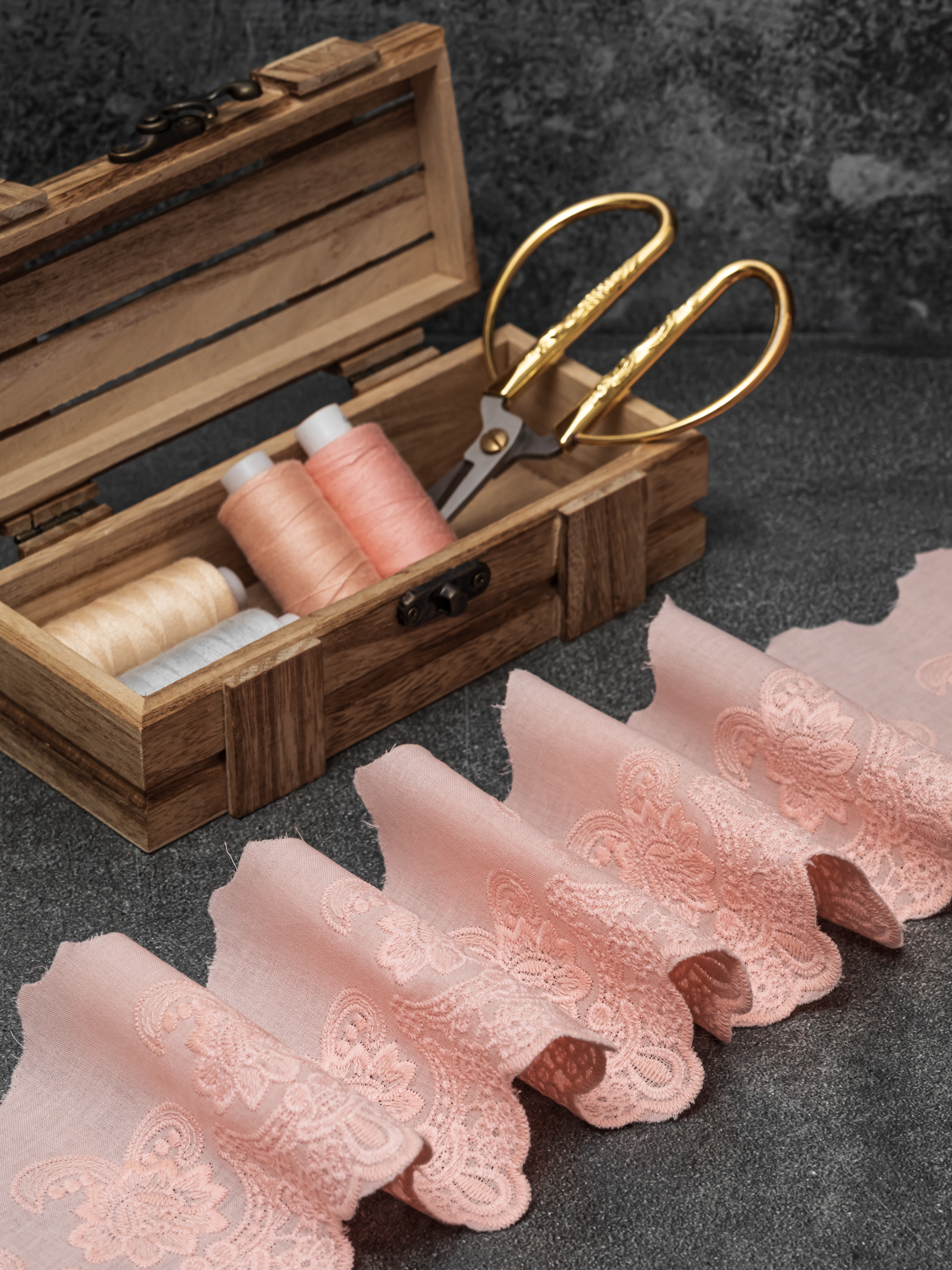 Шитье на батисте М911