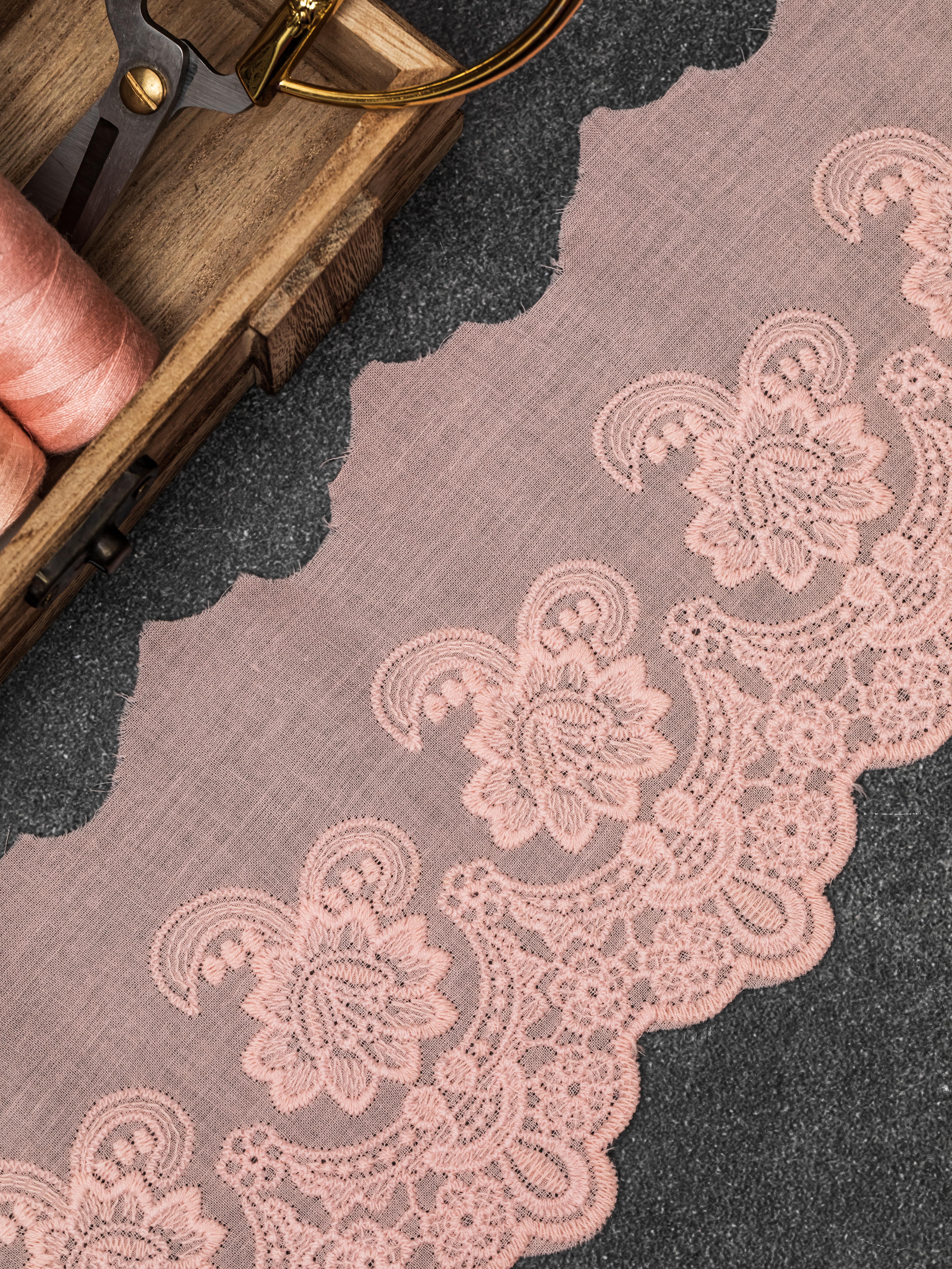 Шитье на батисте М911