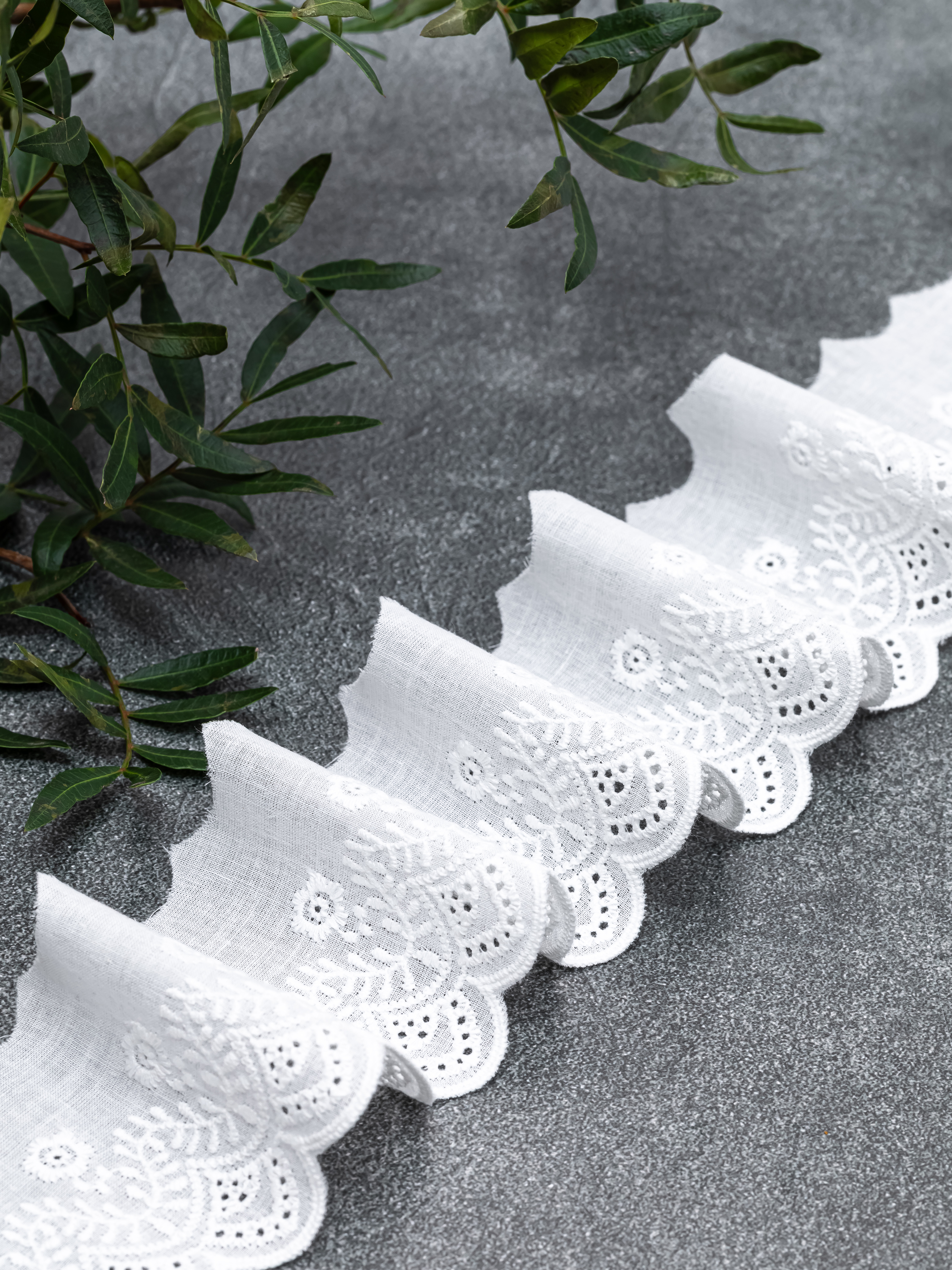 Шитье на батисте М855