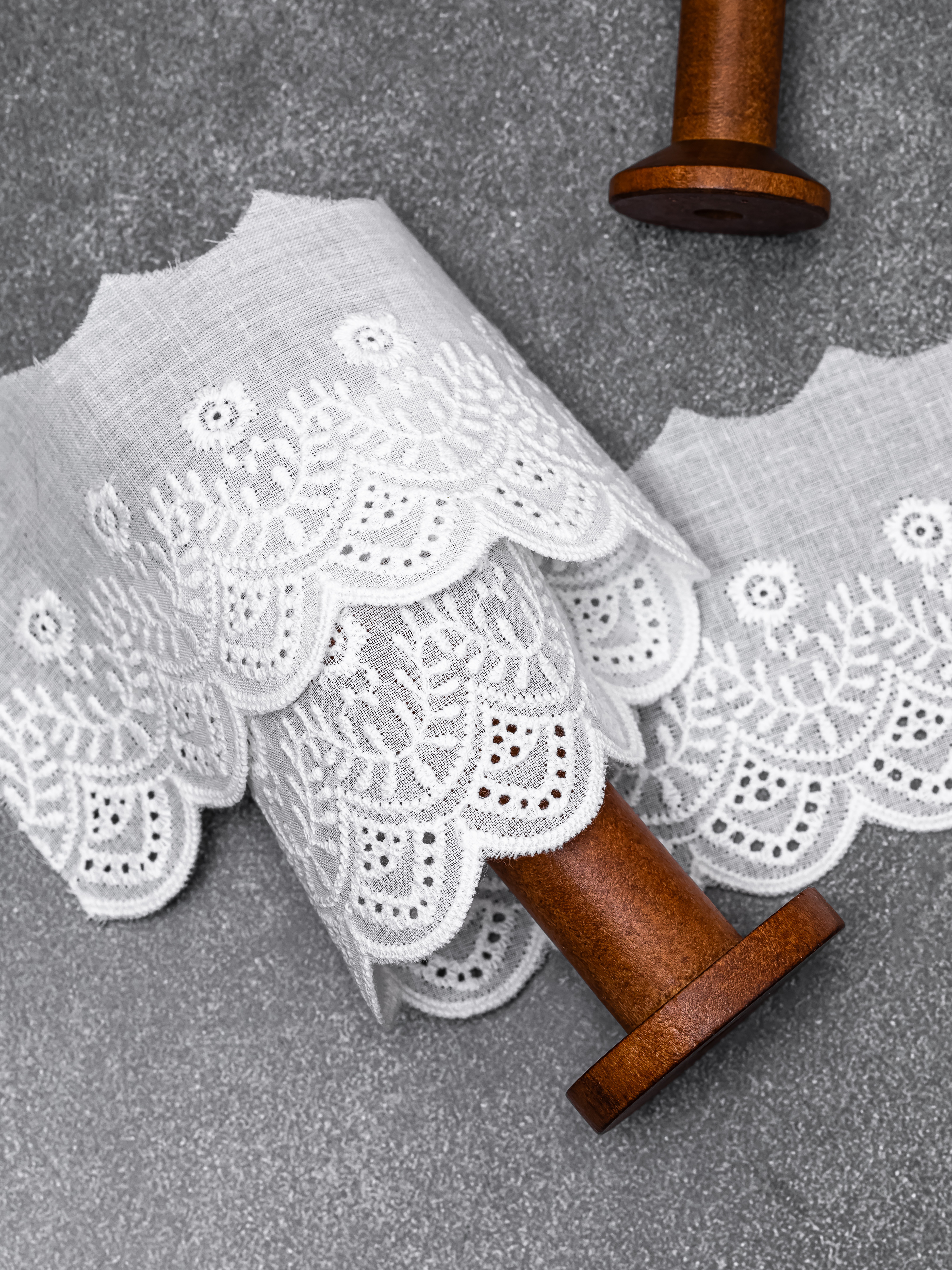 Шитье на батисте М855