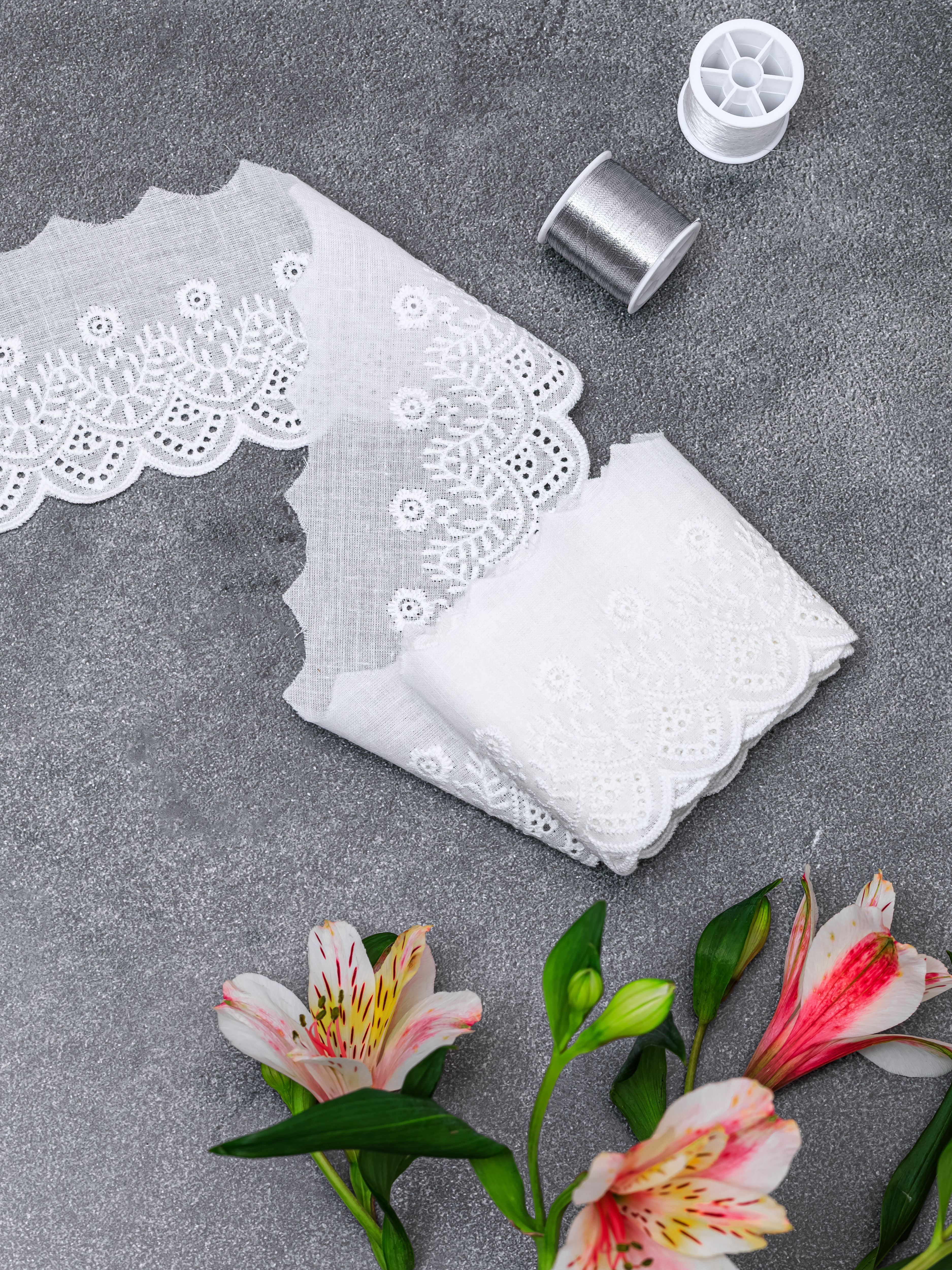 Шитье на батисте М855