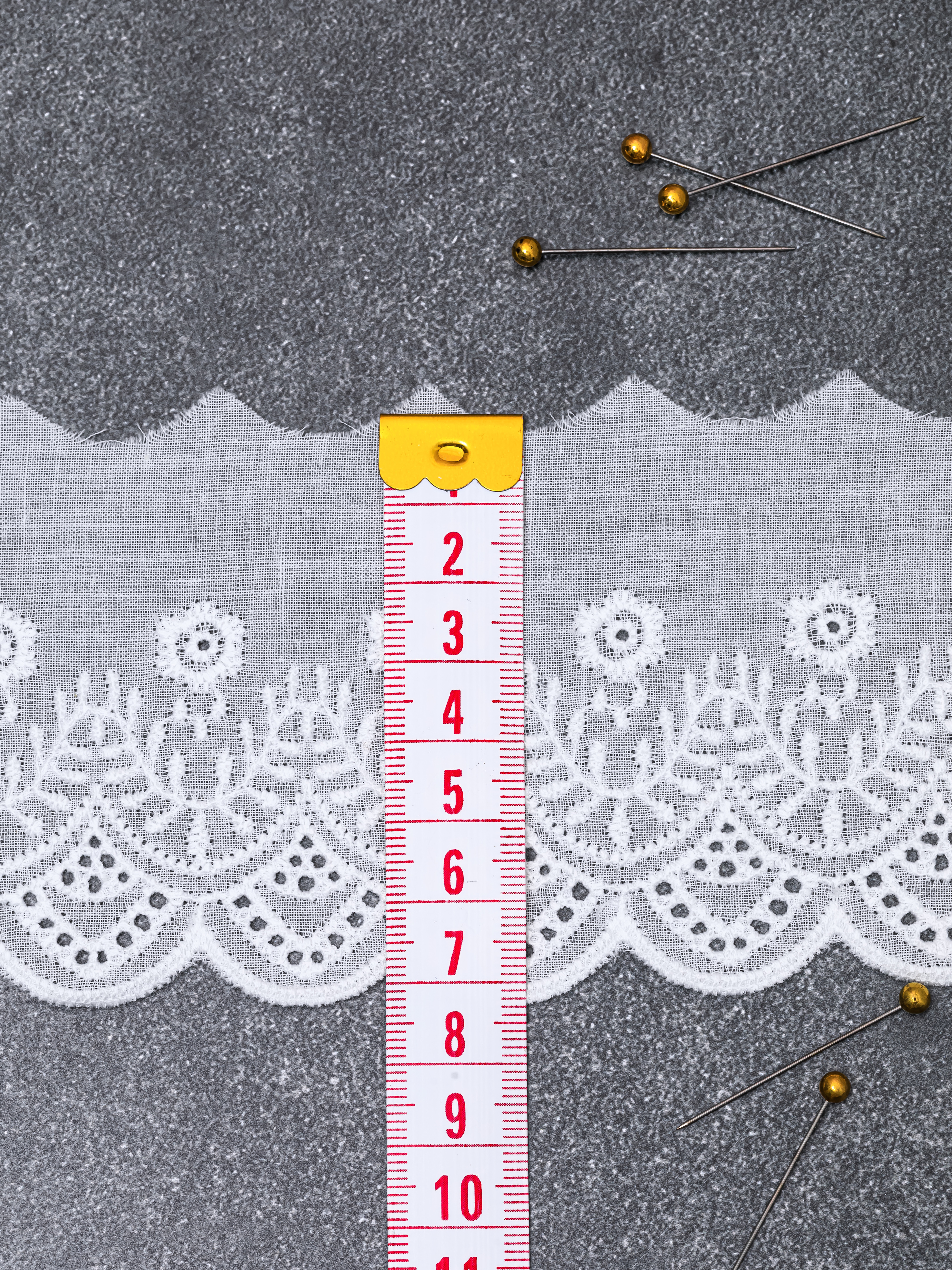 Шитье на батисте М855