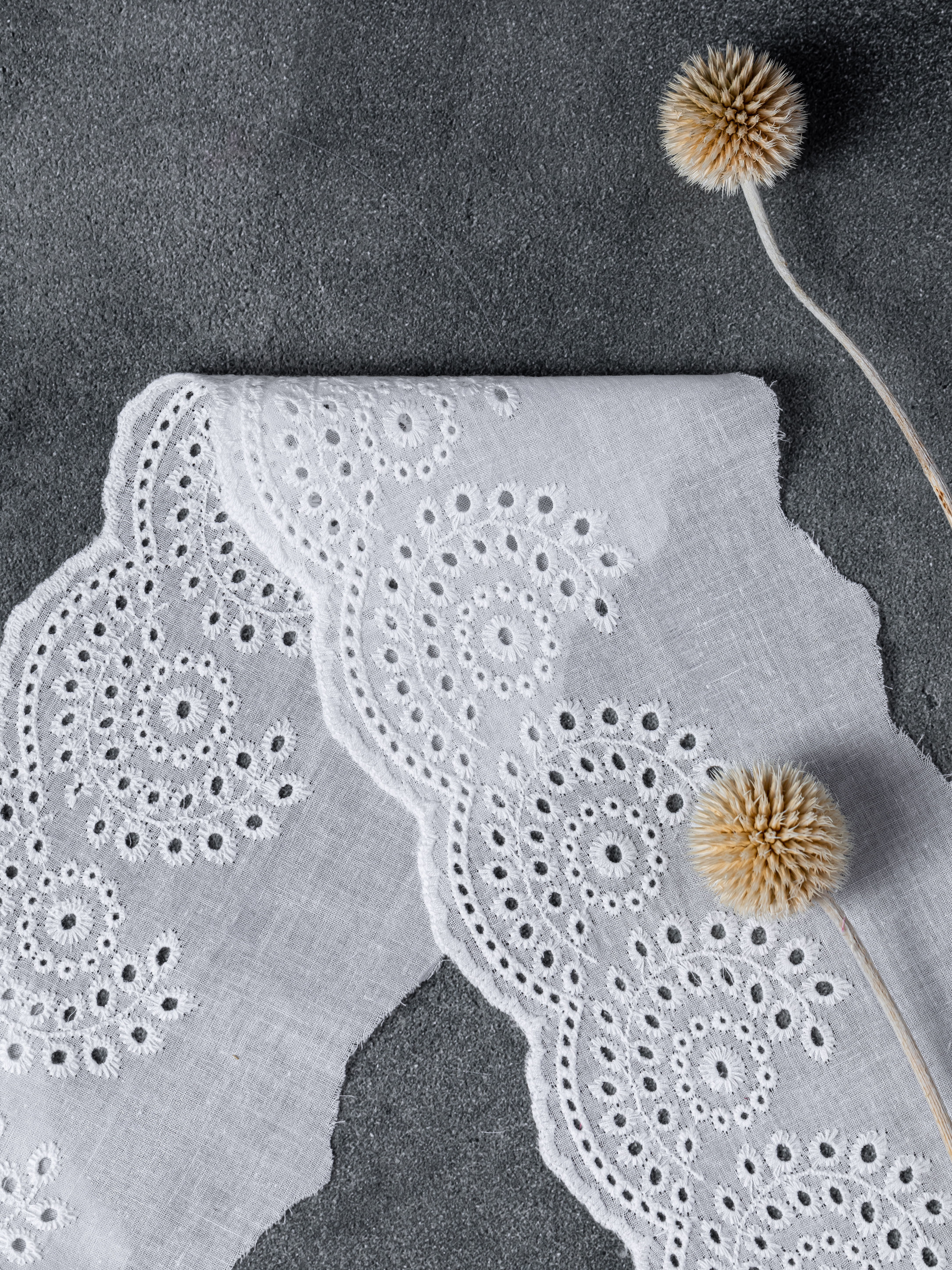 Шитье на батисте М862