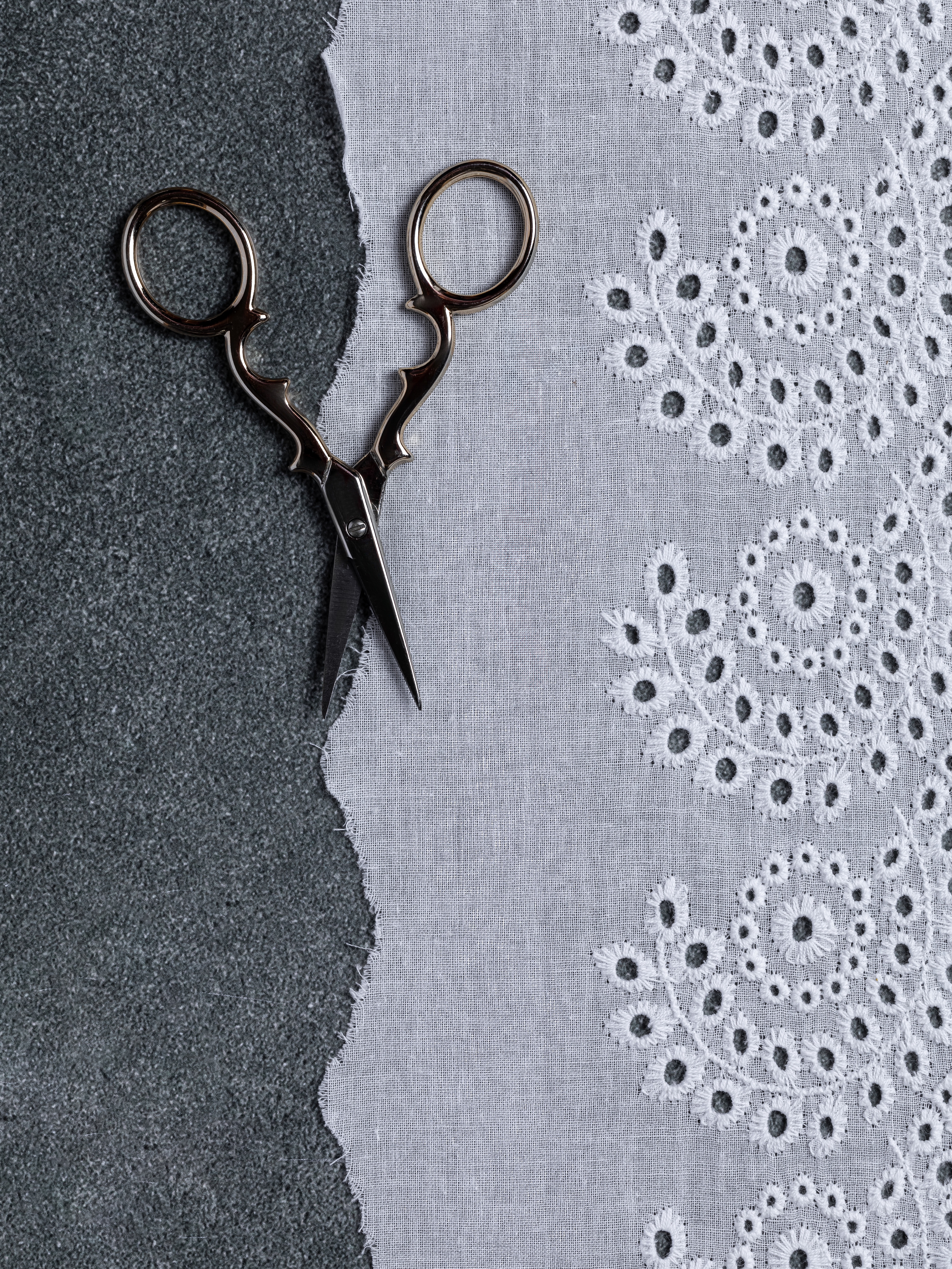 Шитье на батисте М862