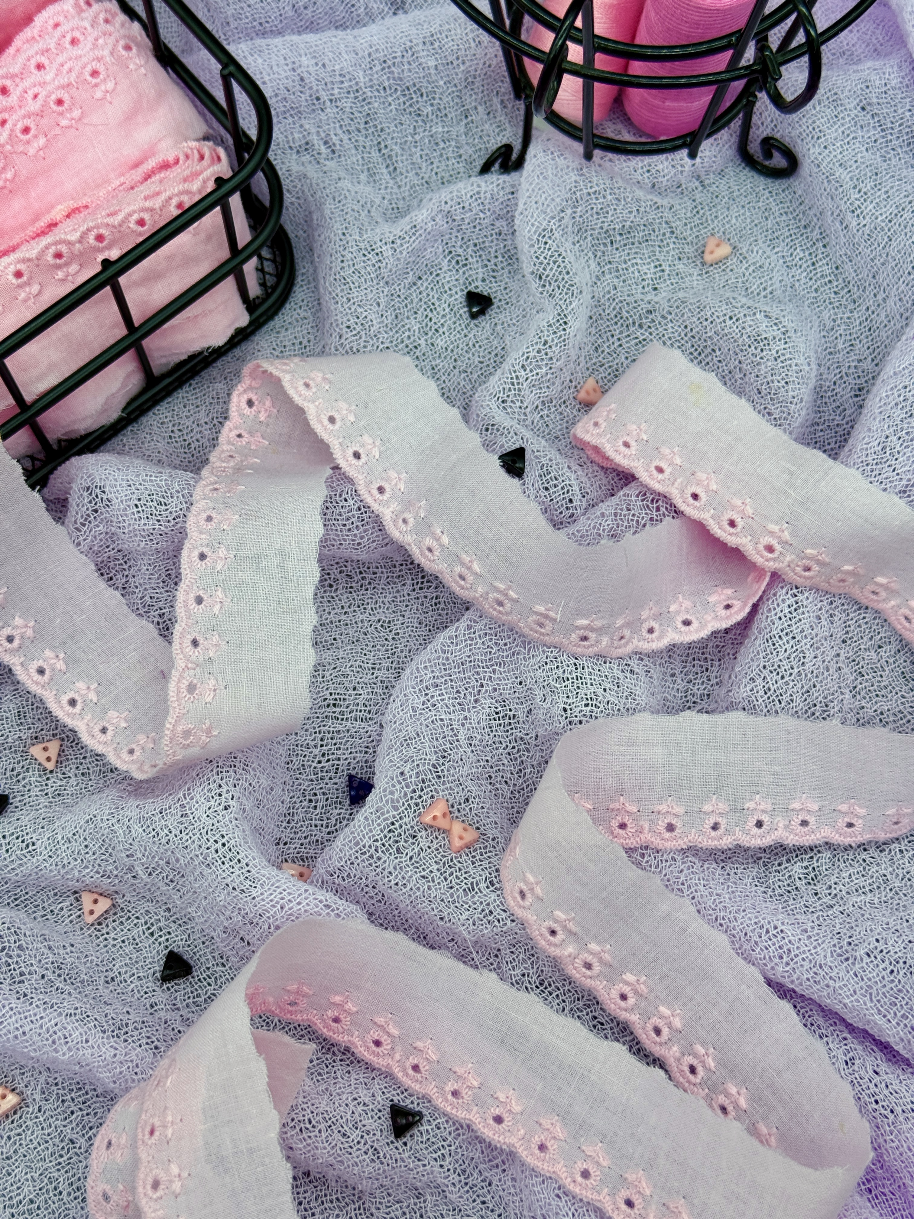 Шитье на батисте М385БР