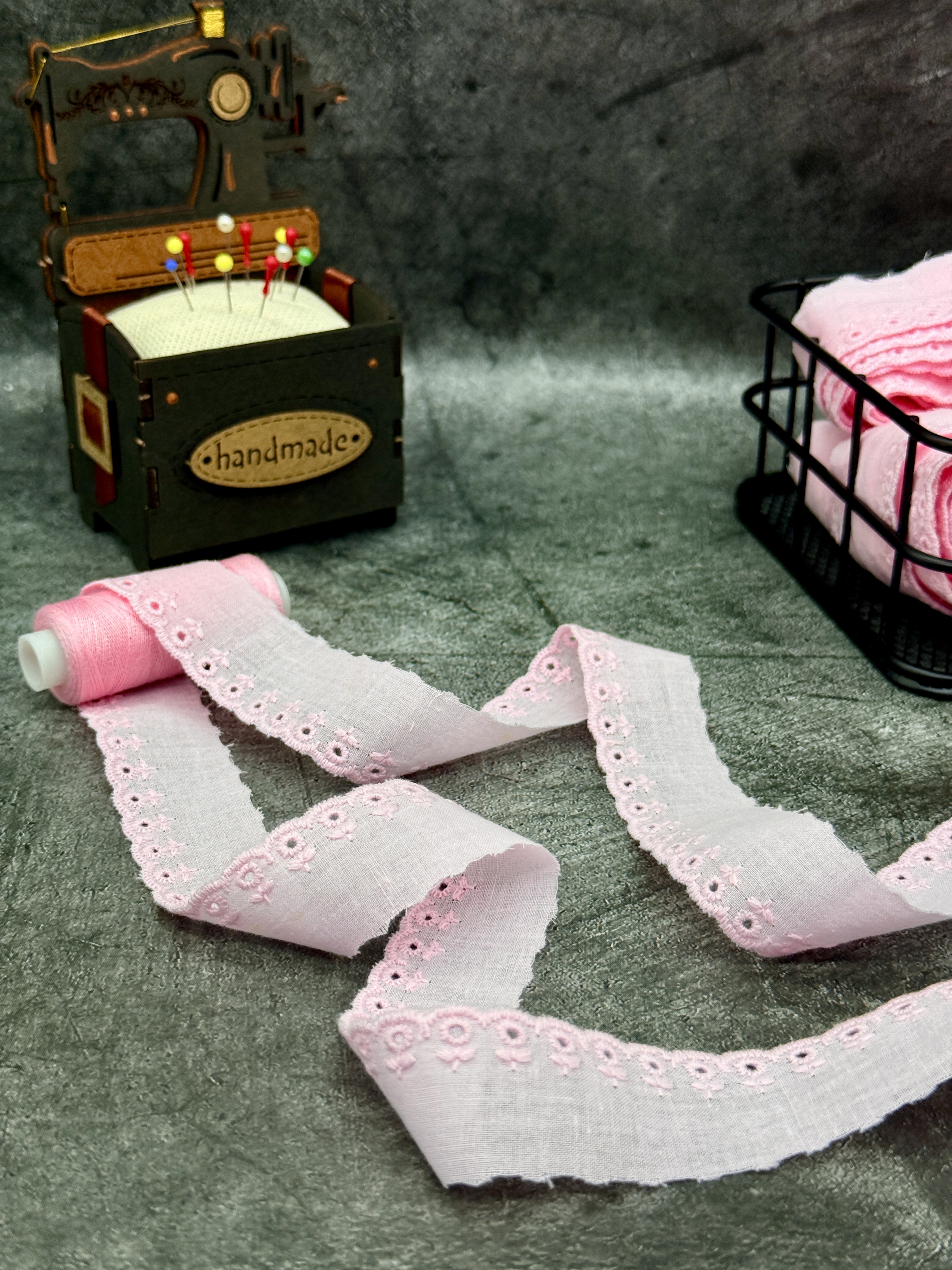 Шитье на батисте М385БР