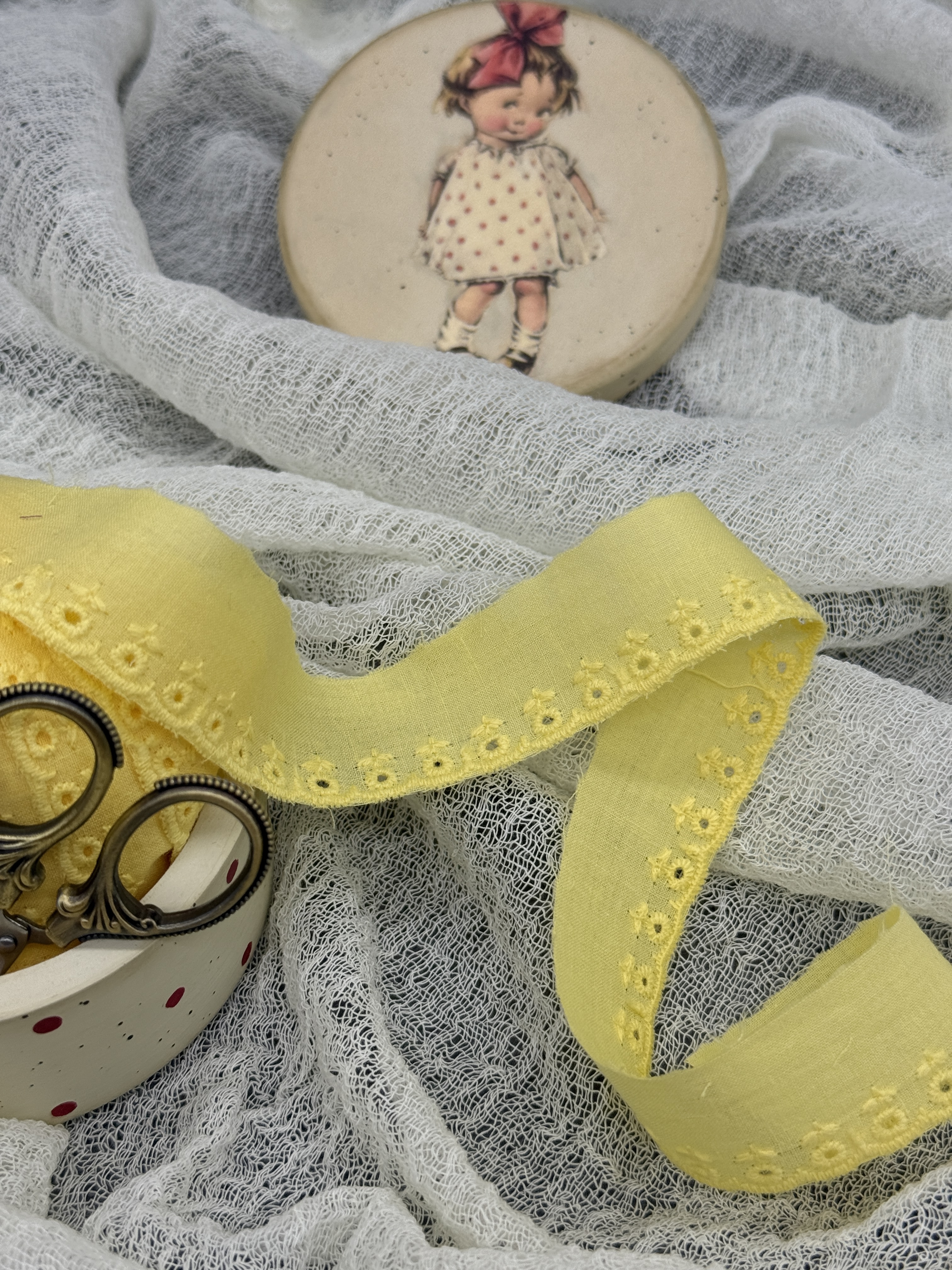 Шитье на батисте М385Ж