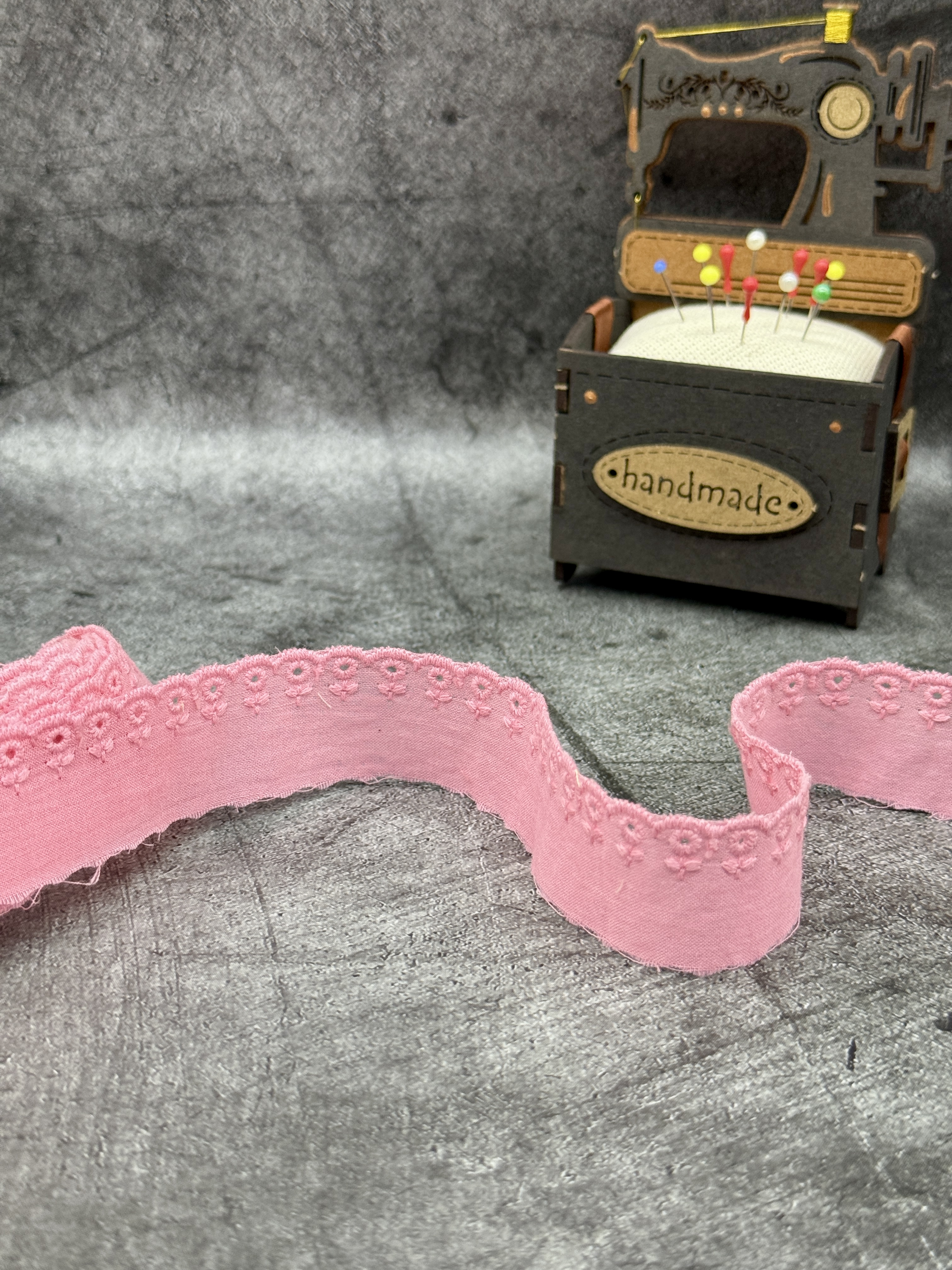 Шитье на батисте М385Р