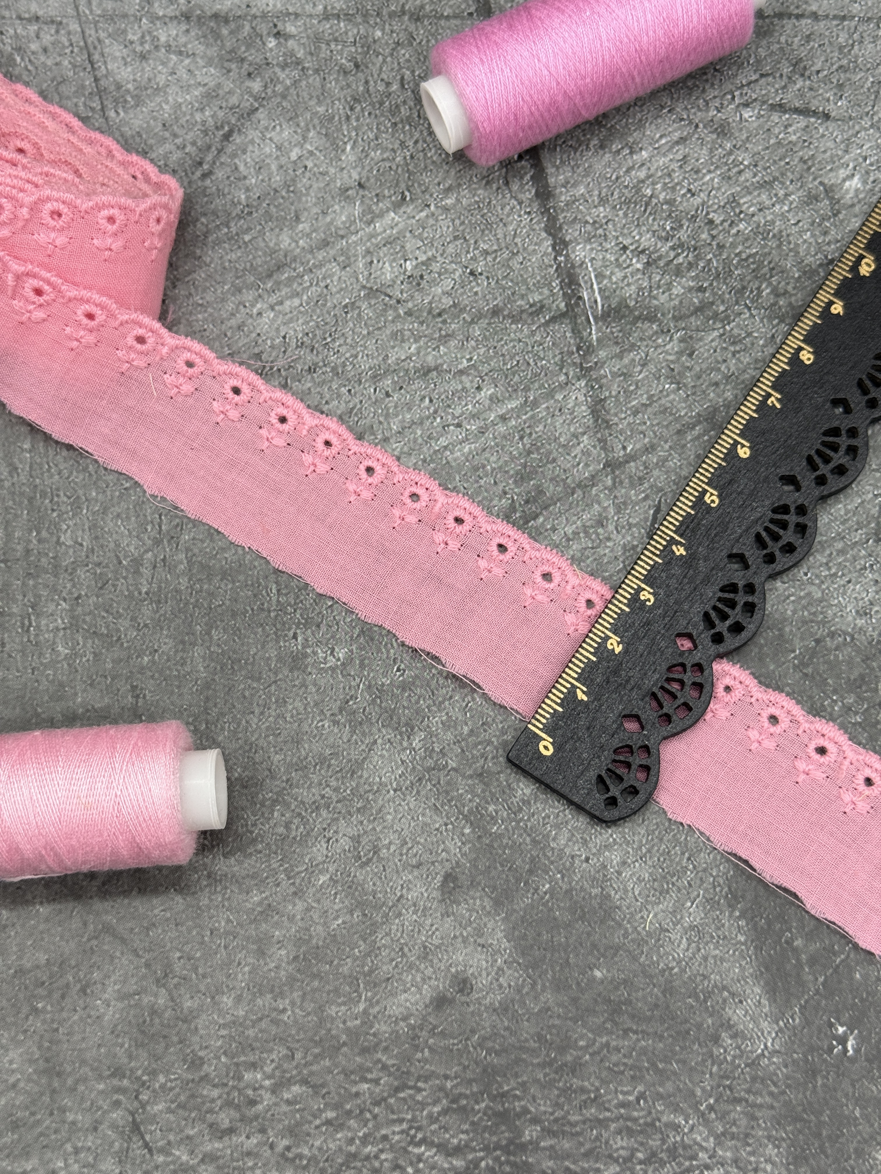 Шитье на батисте М385Р