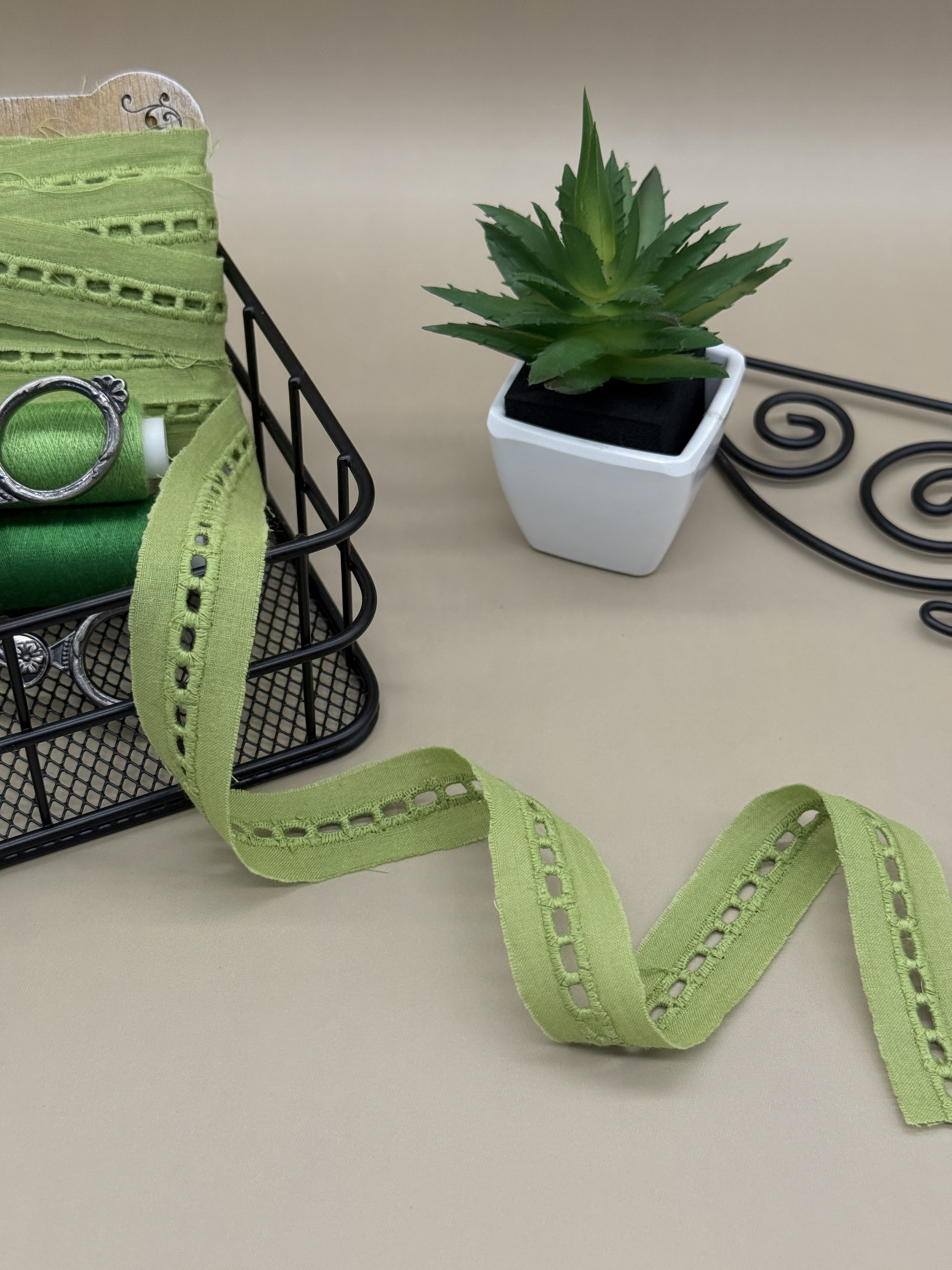 Шитьё на батисте, прошва М384