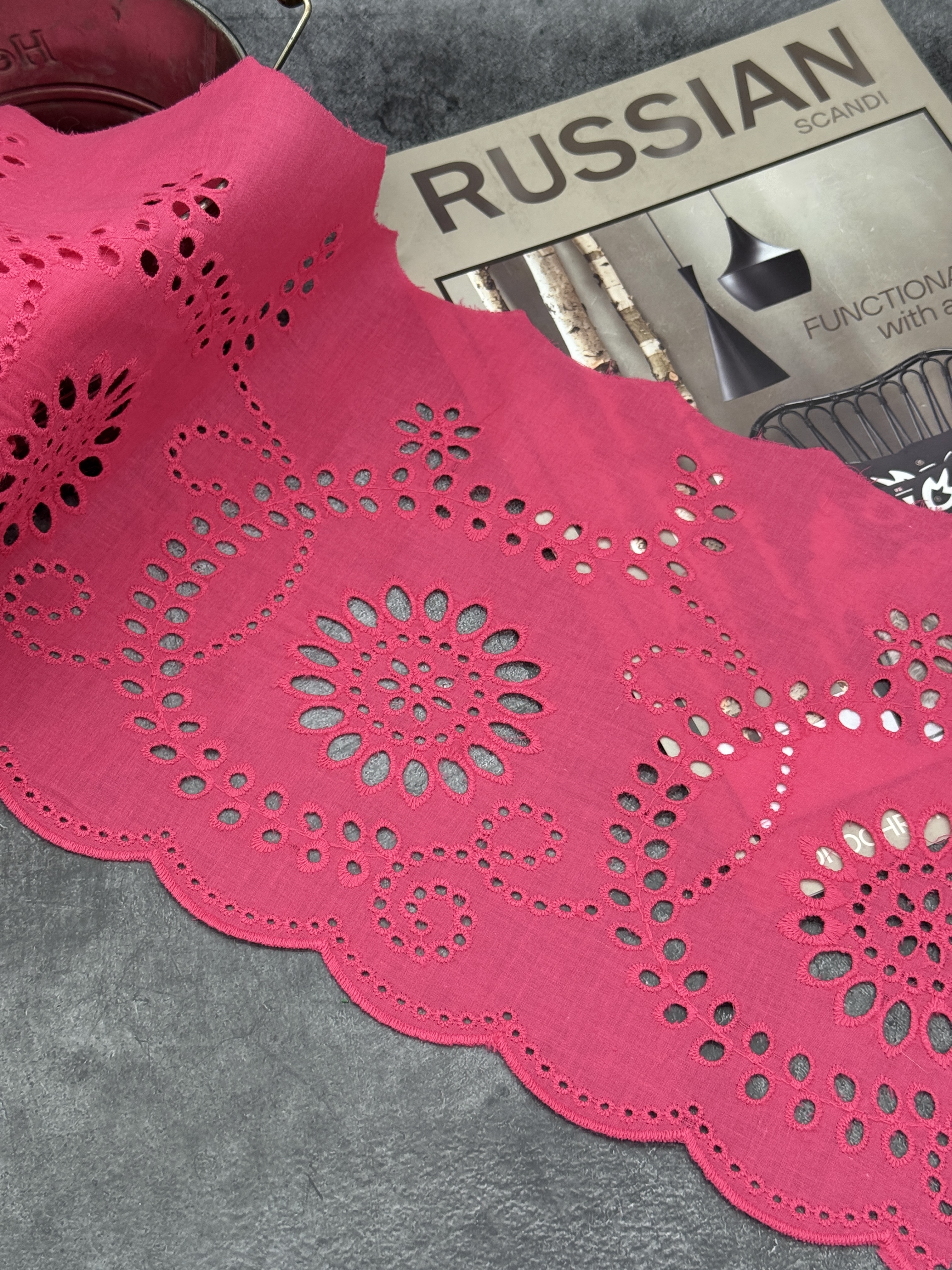 Шитье на батисте М561