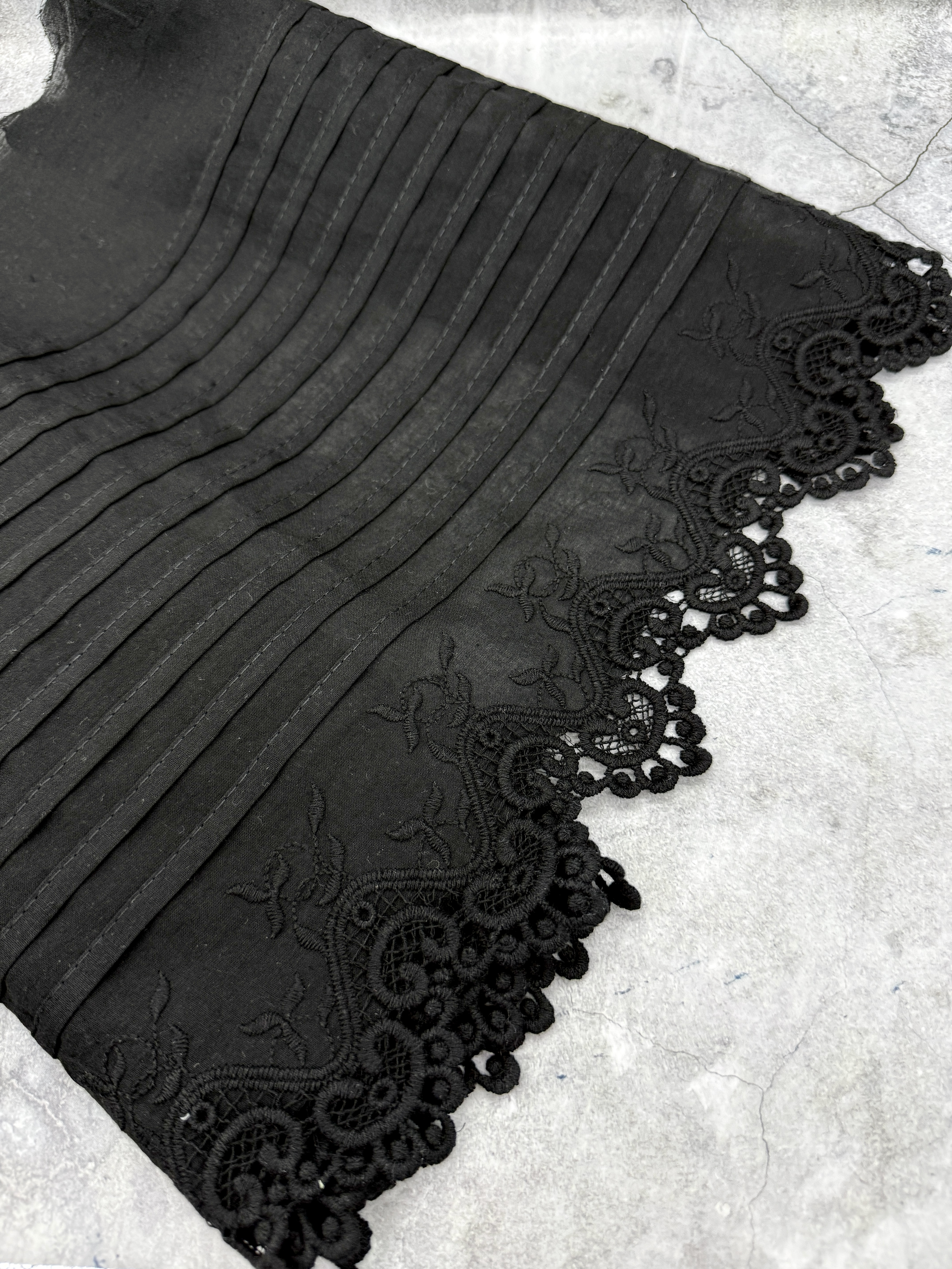 Шитье на батисте М437