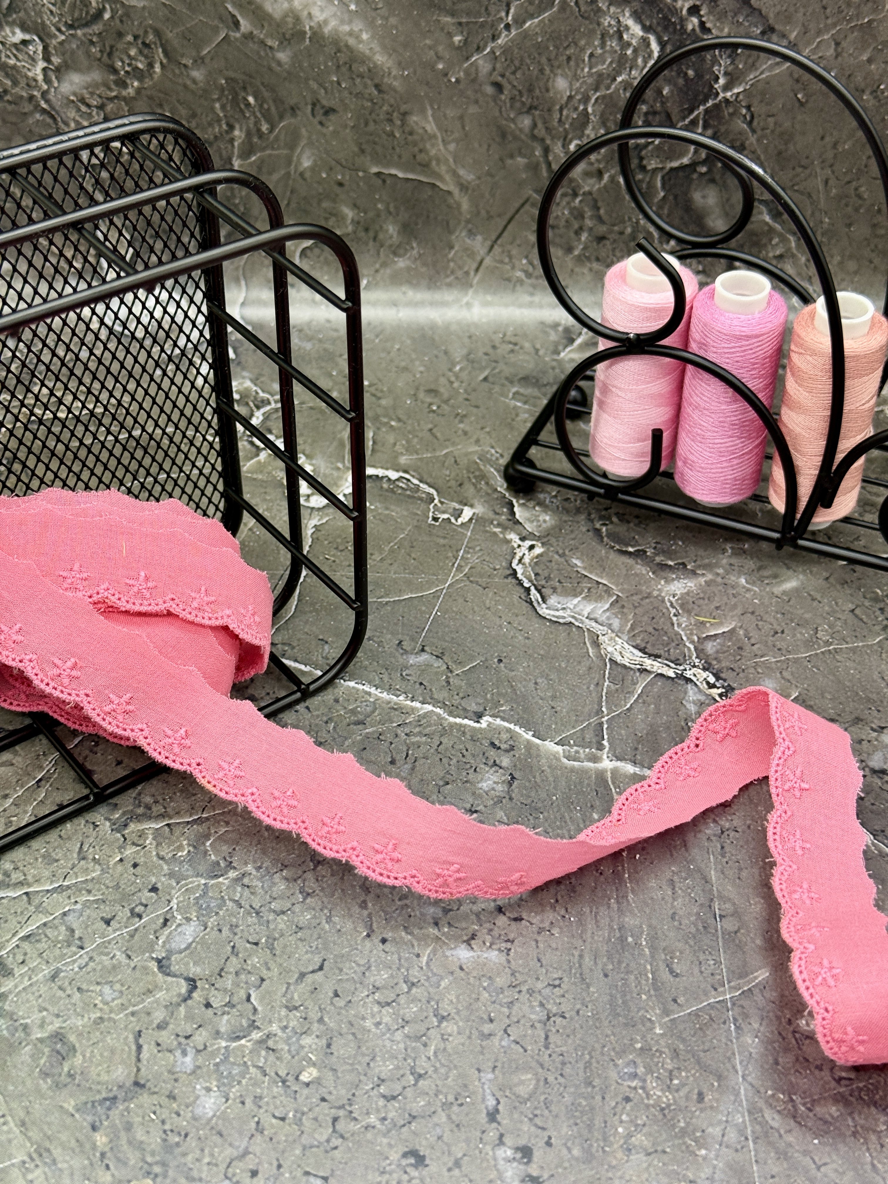 Шитьё на батисте М393