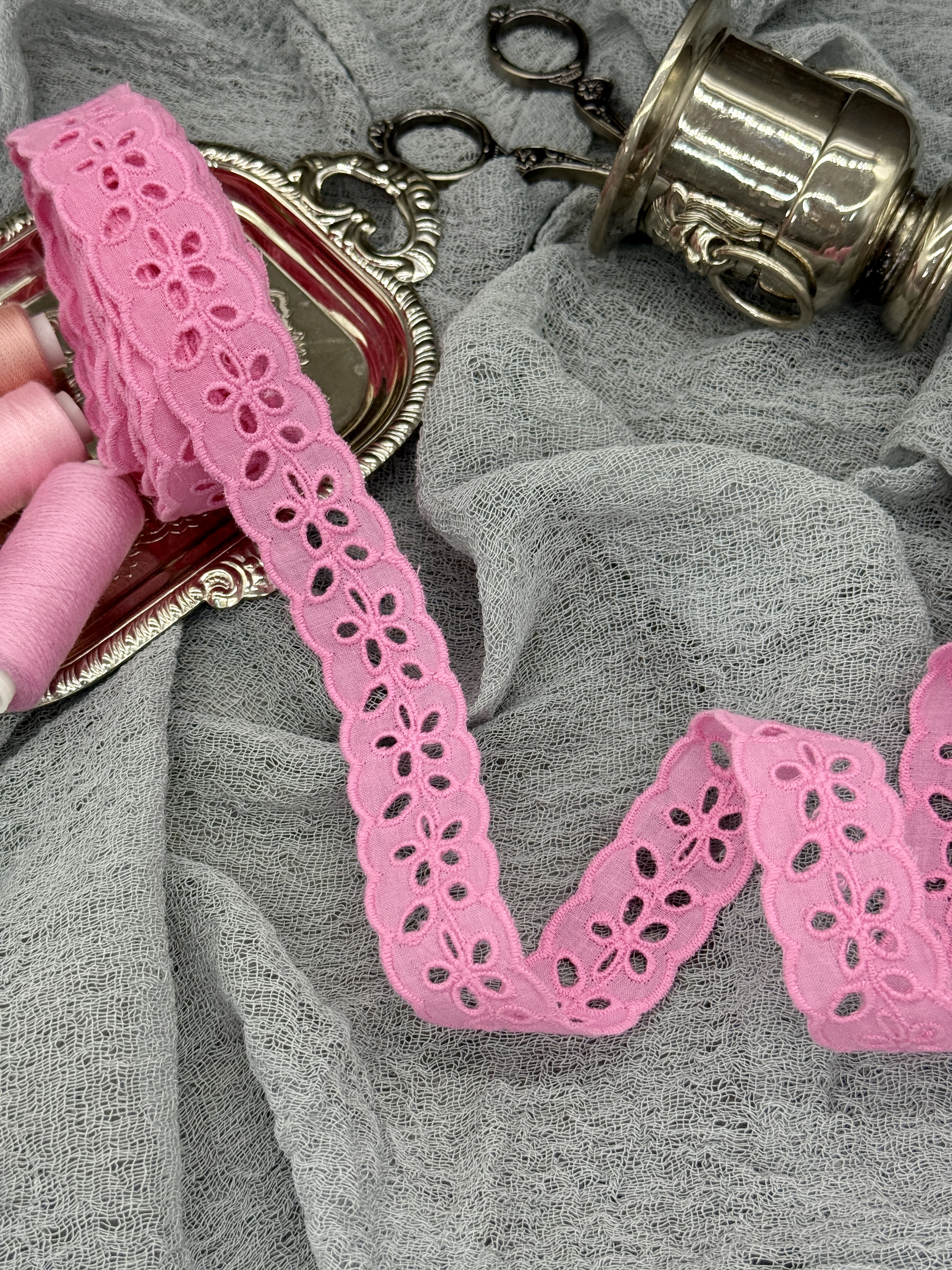 Шитье на батисте М403Р