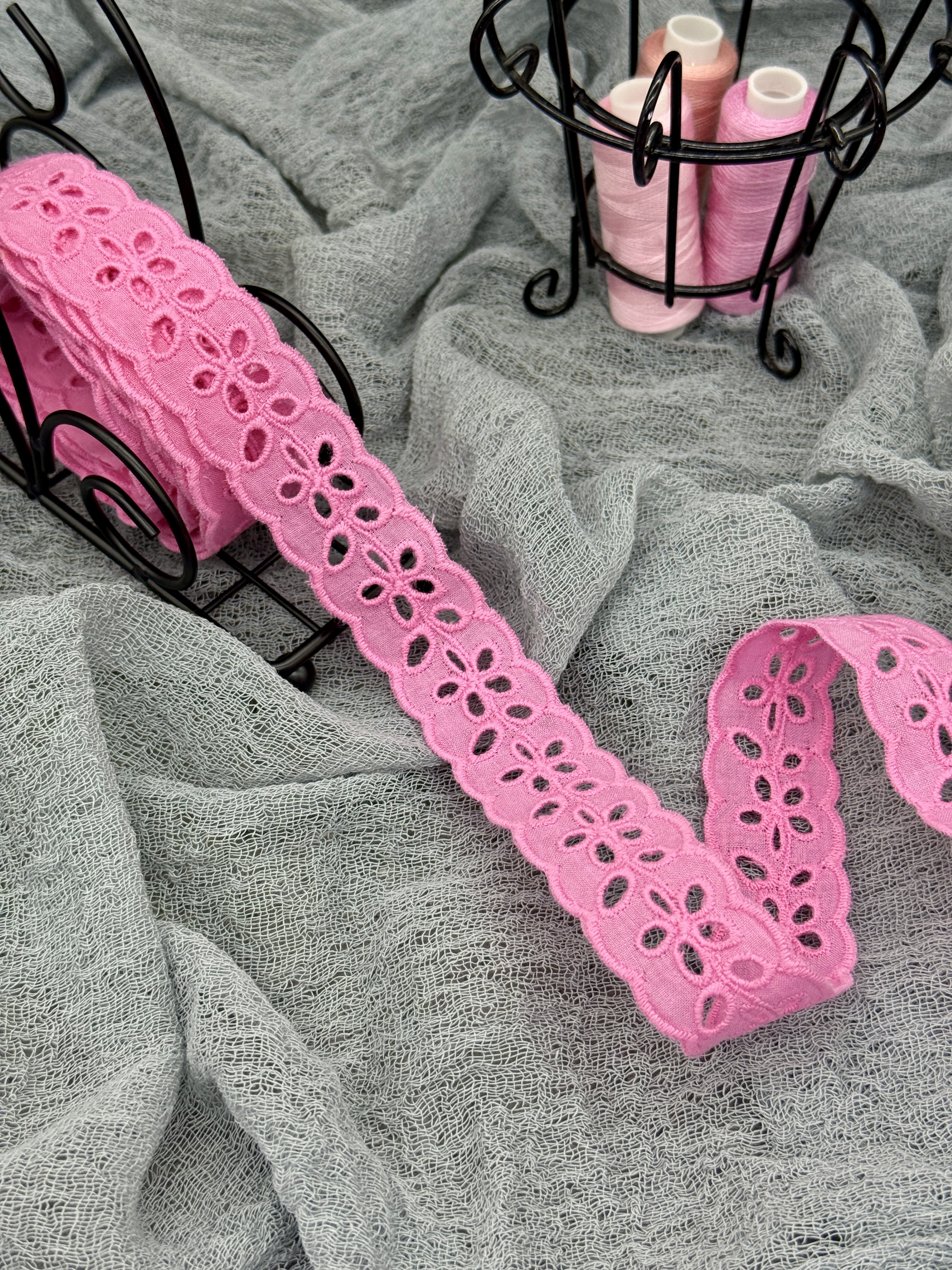 Шитье на батисте М403Р