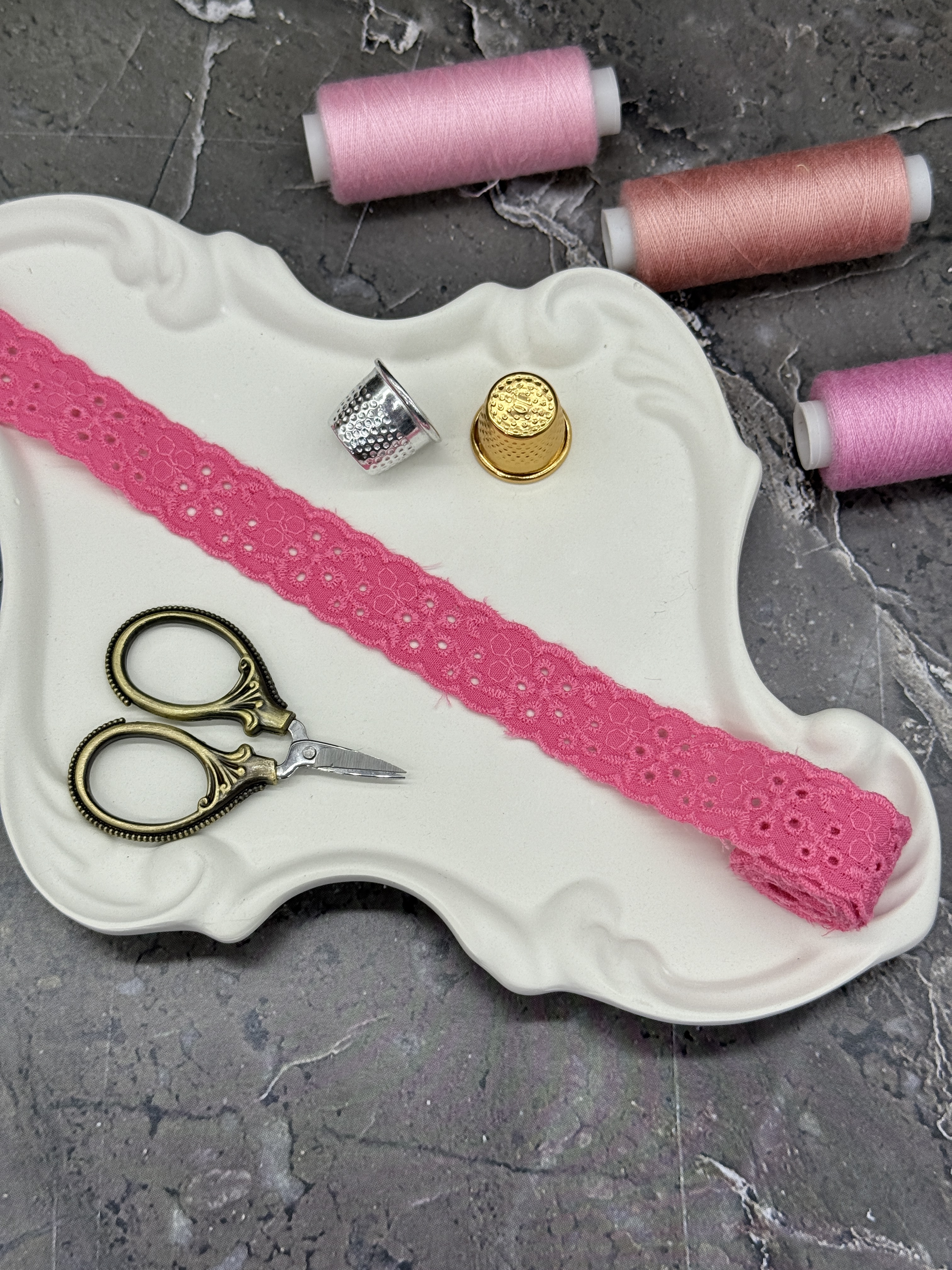 Шитье на батисте М399