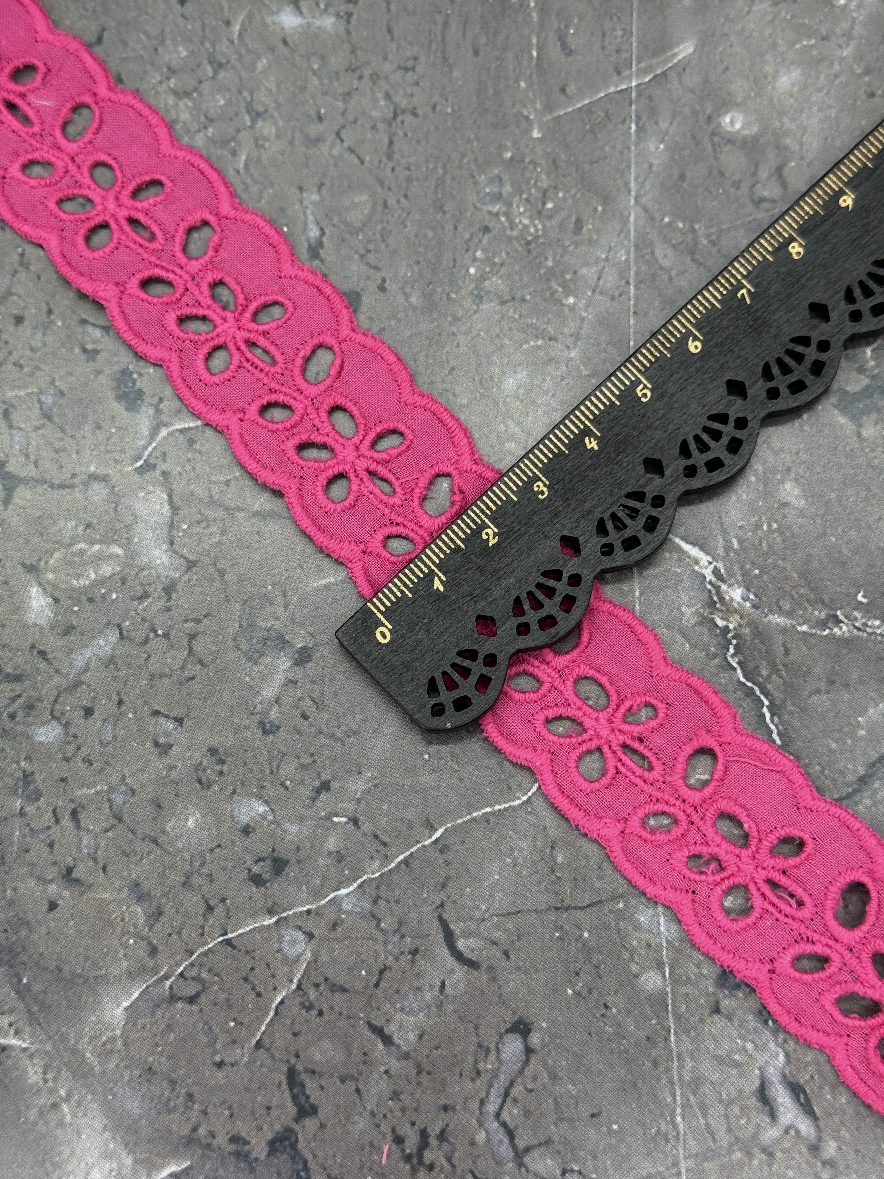 Шитье на батисте М403М