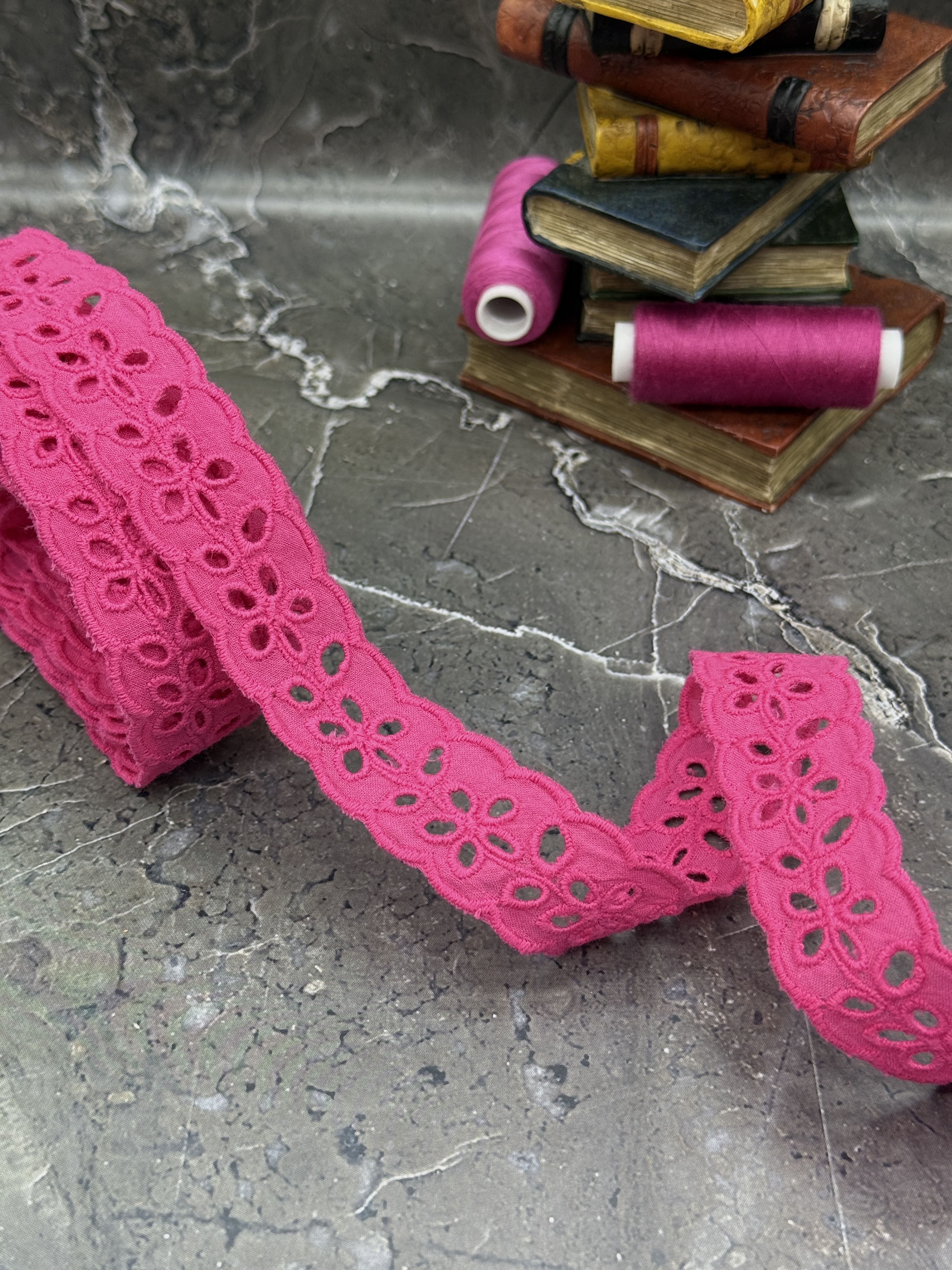 Шитье на батисте М403М