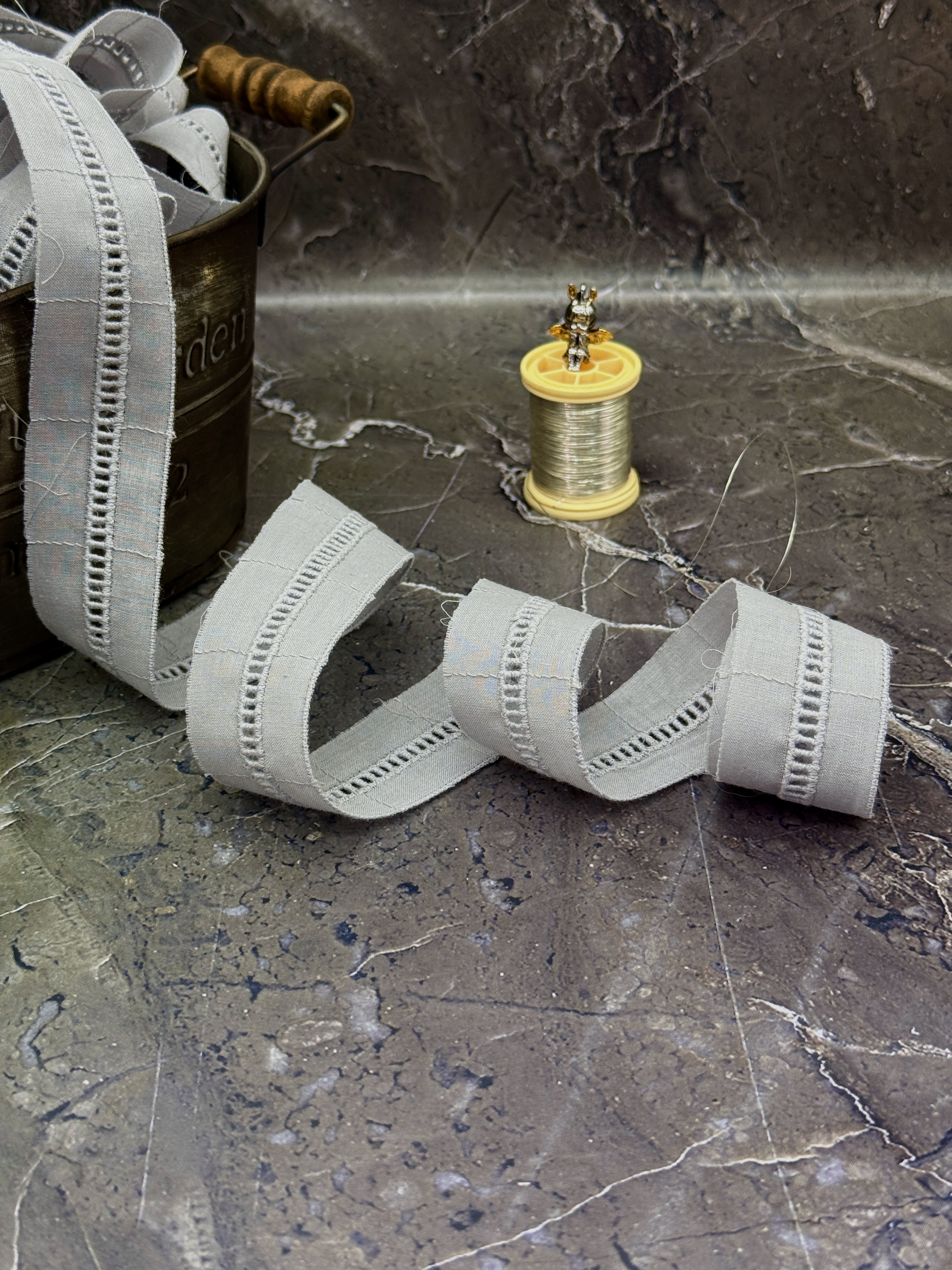 Шитье на батисте М397