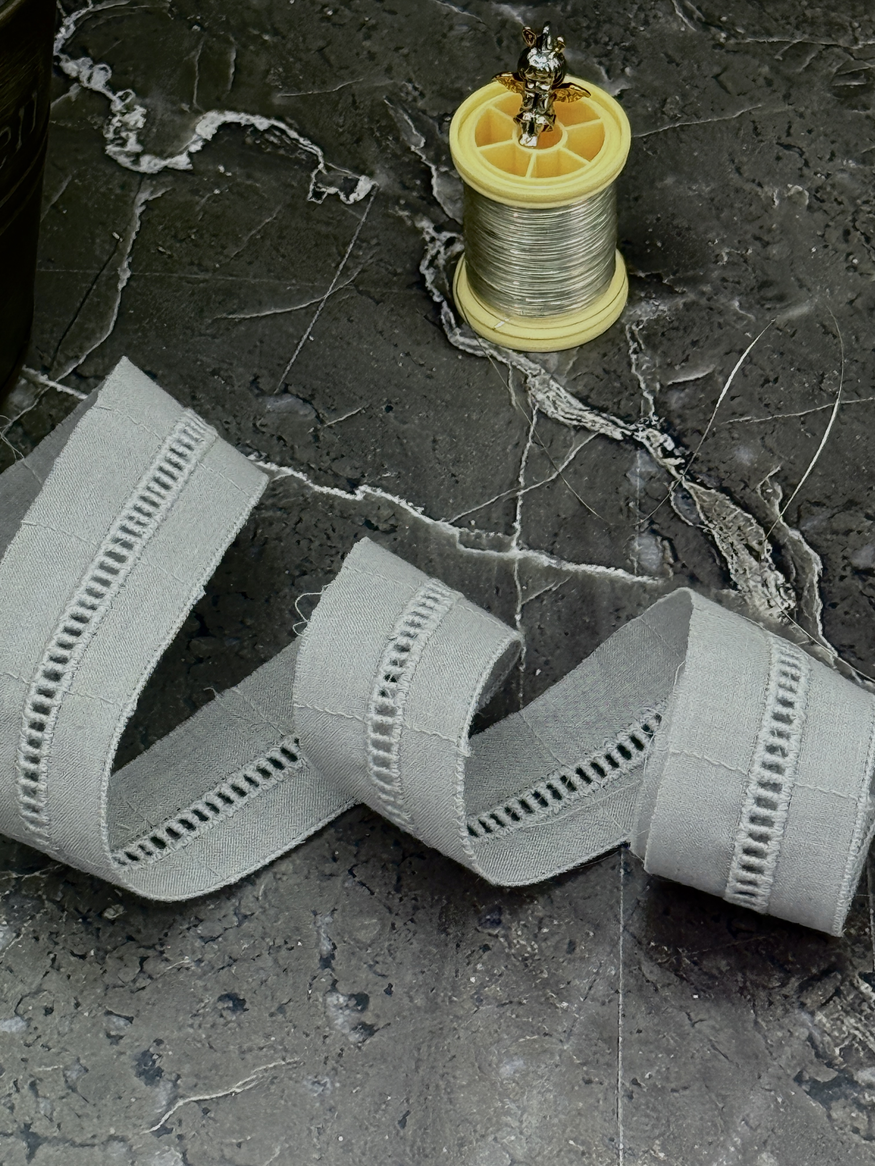 Шитье на батисте М397