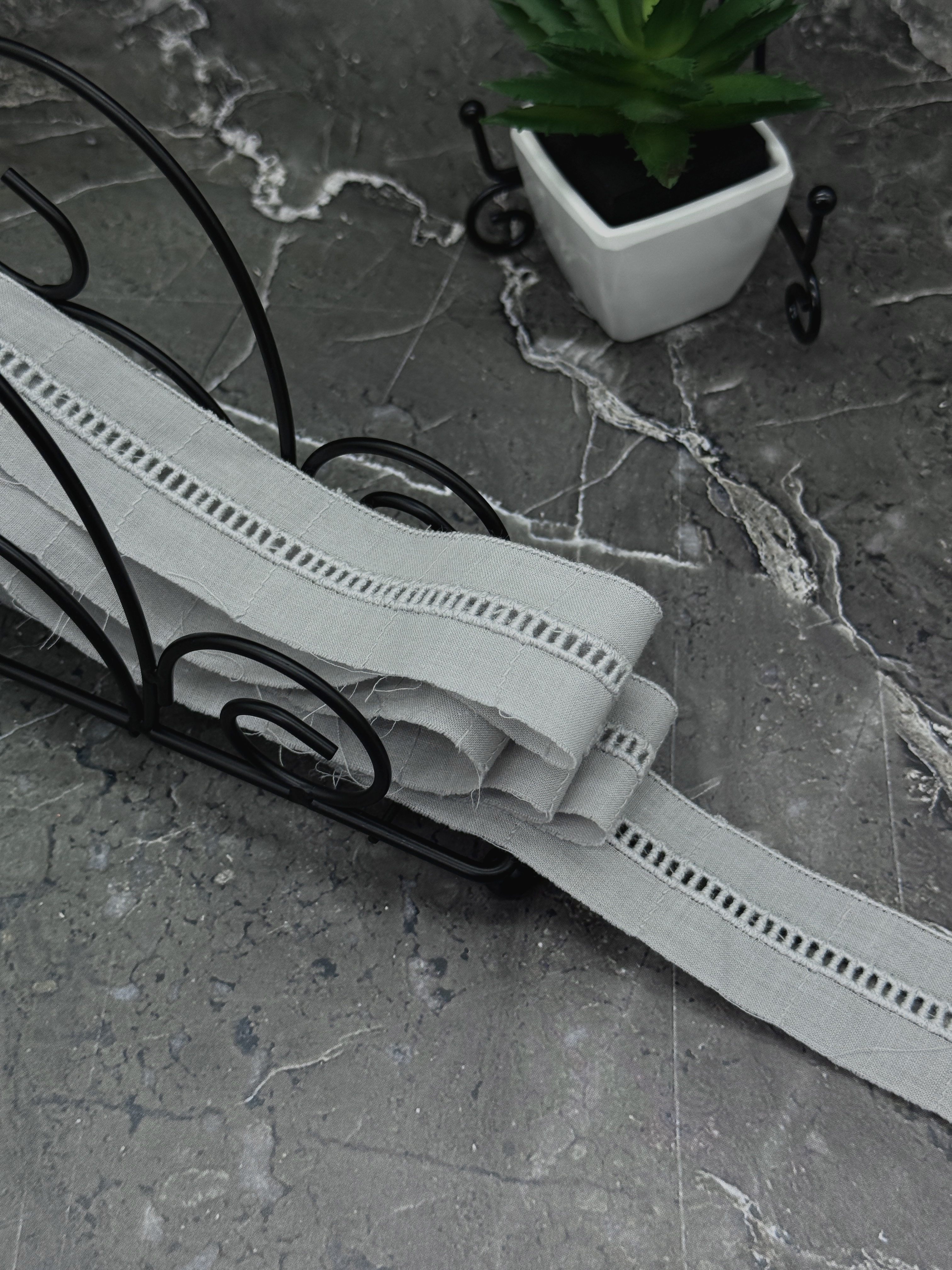 Шитье на батисте М397