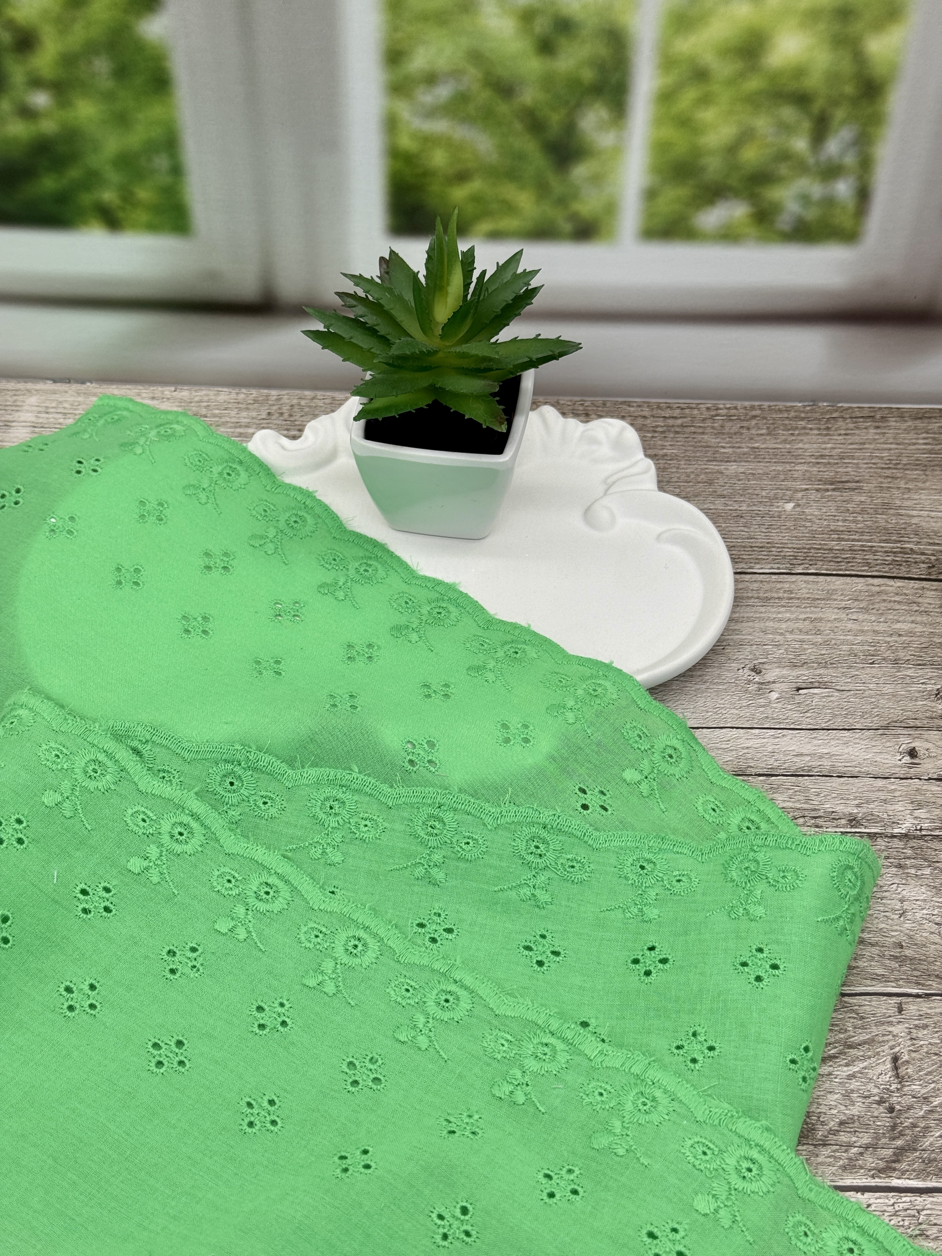 Шитье на батисте М410