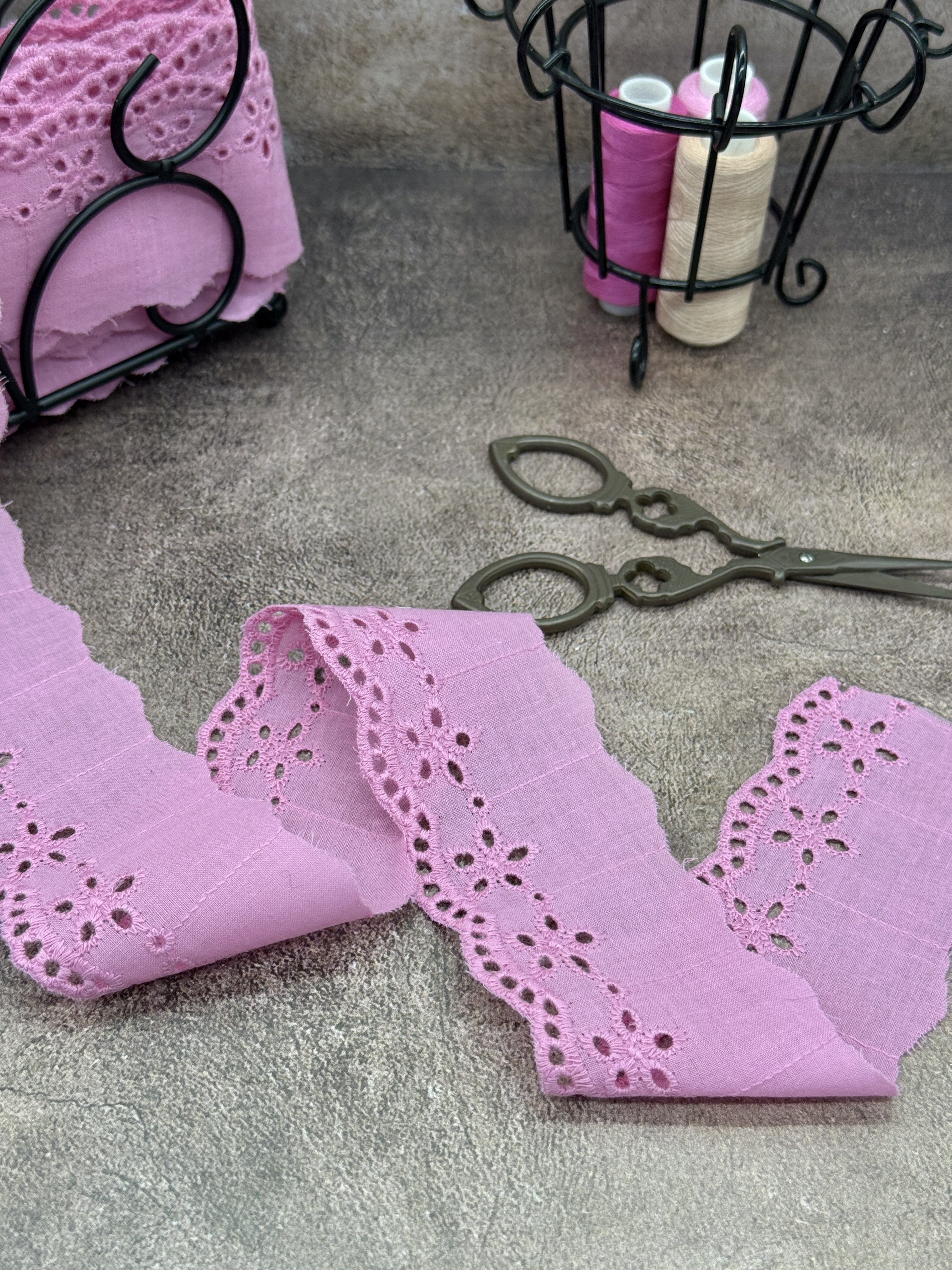 Шитье на батисте М407