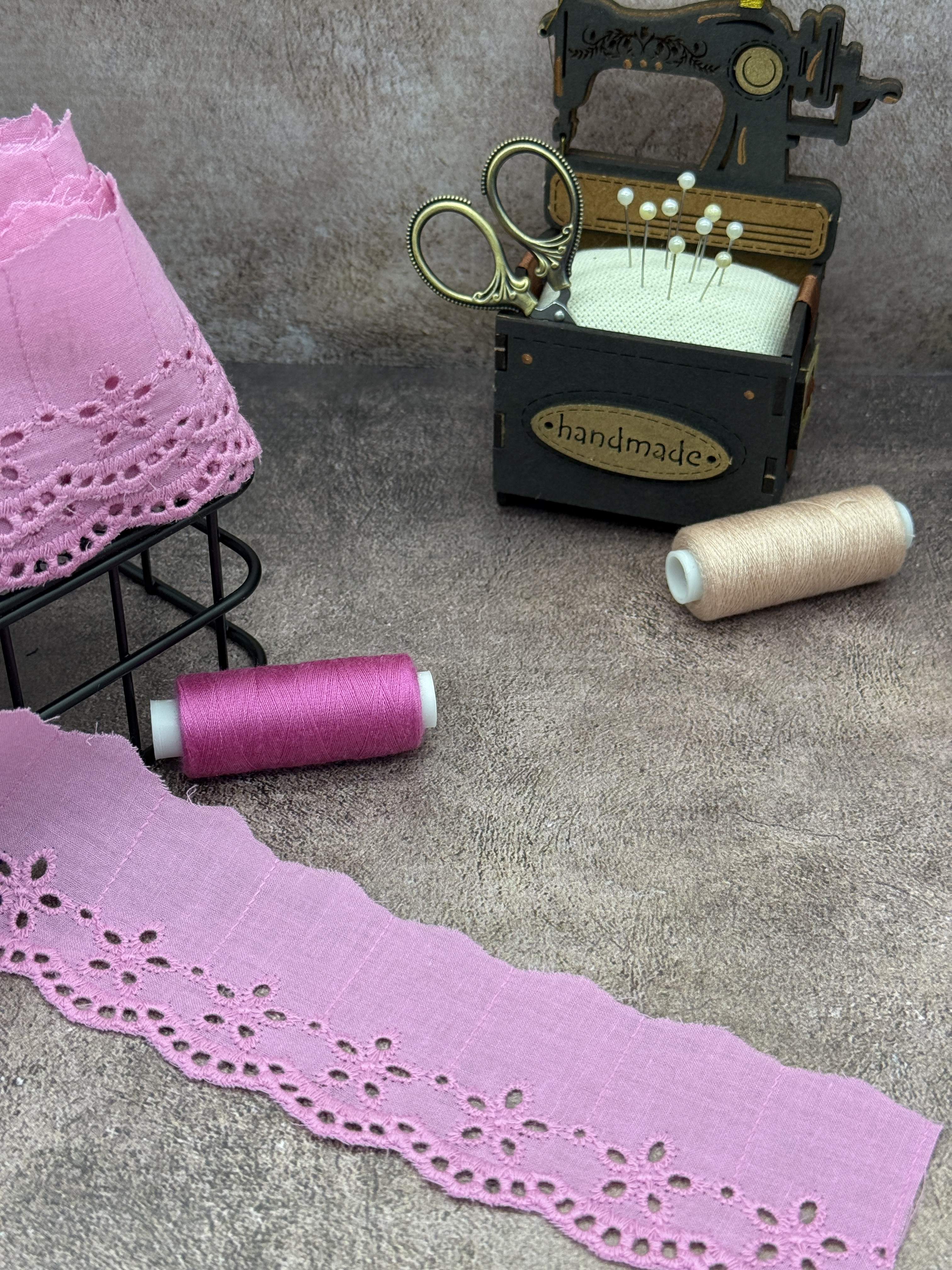 Шитье на батисте М407