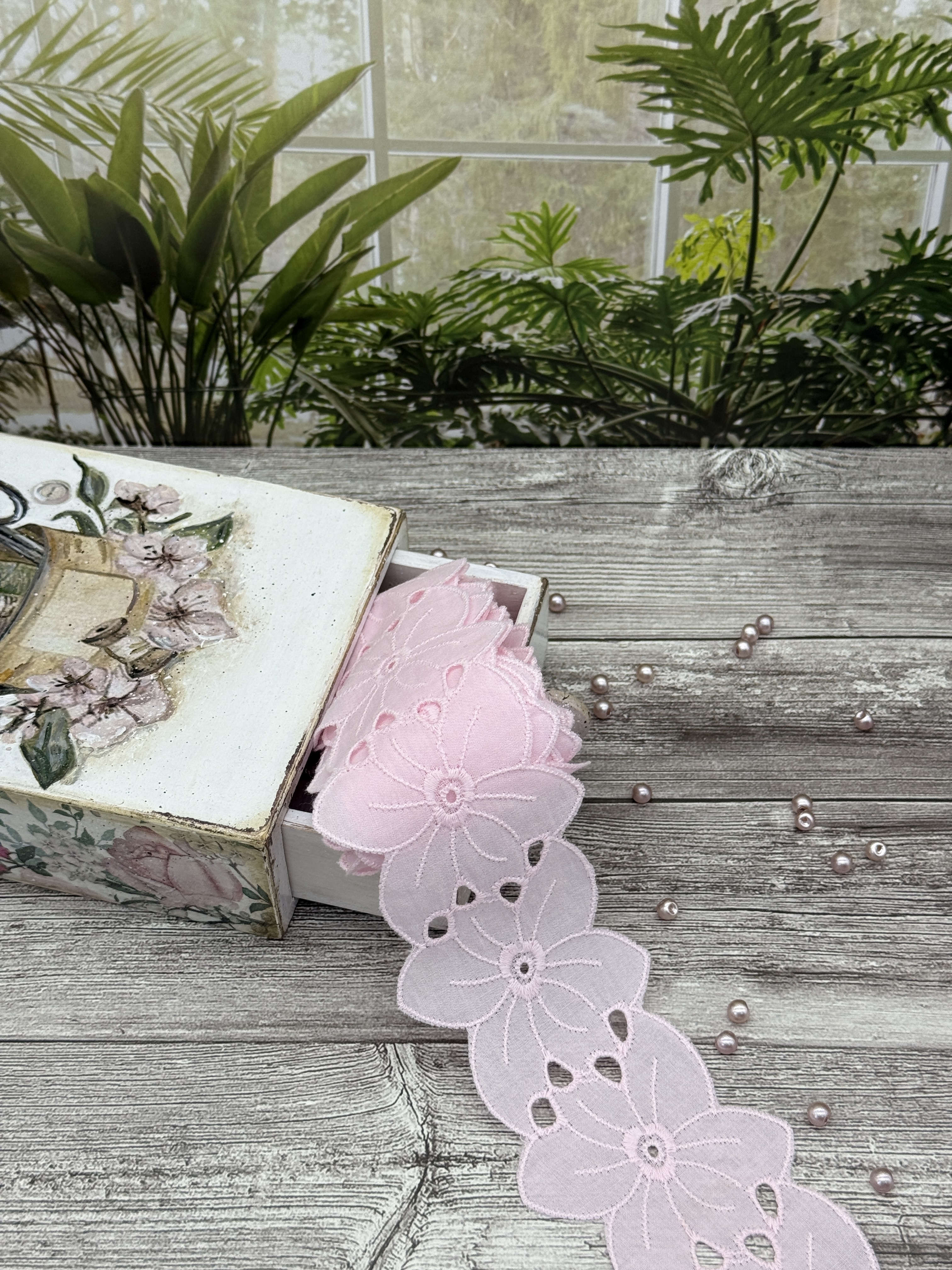 Шитье на батисте М424