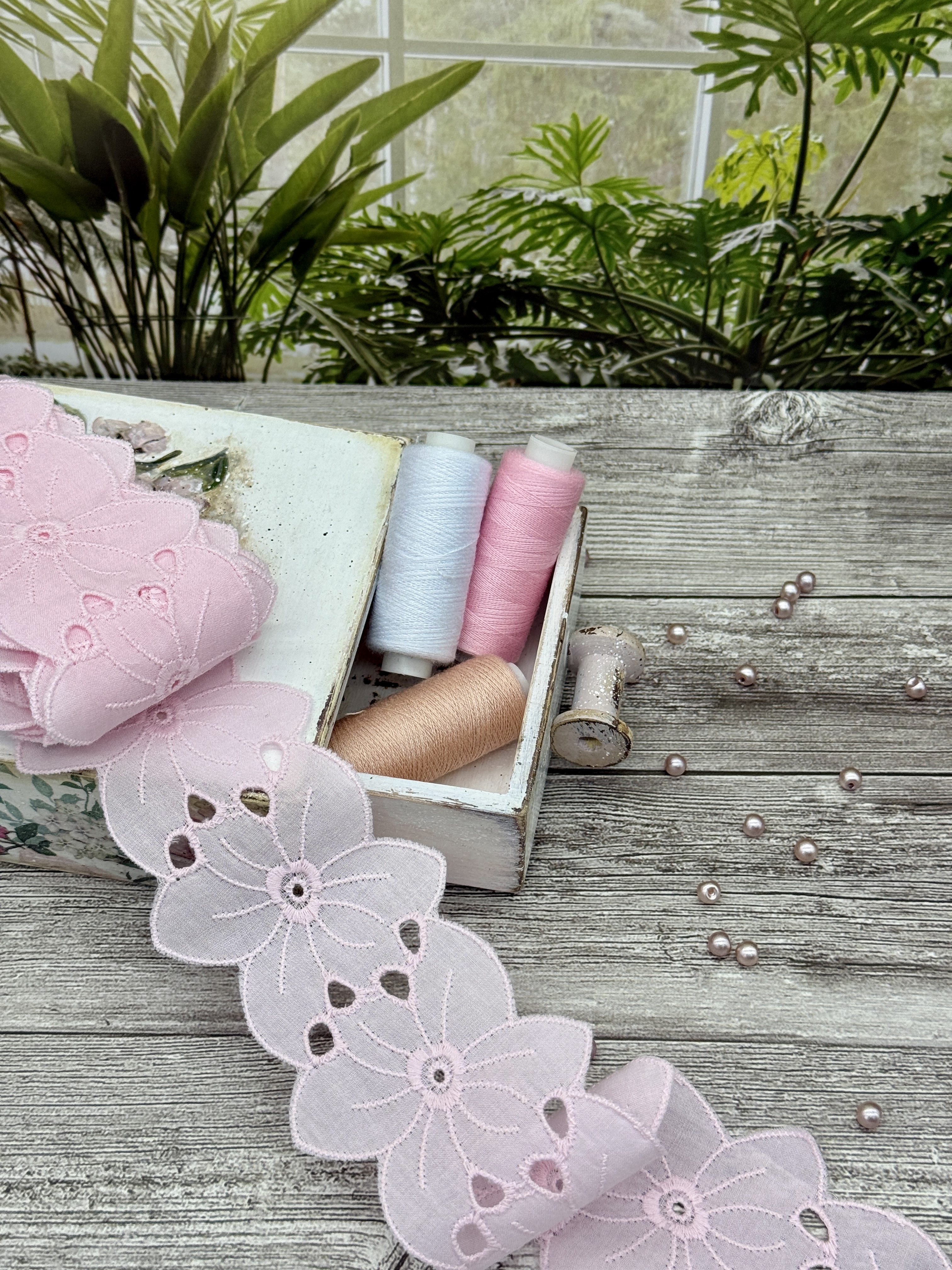 Шитье на батисте М424