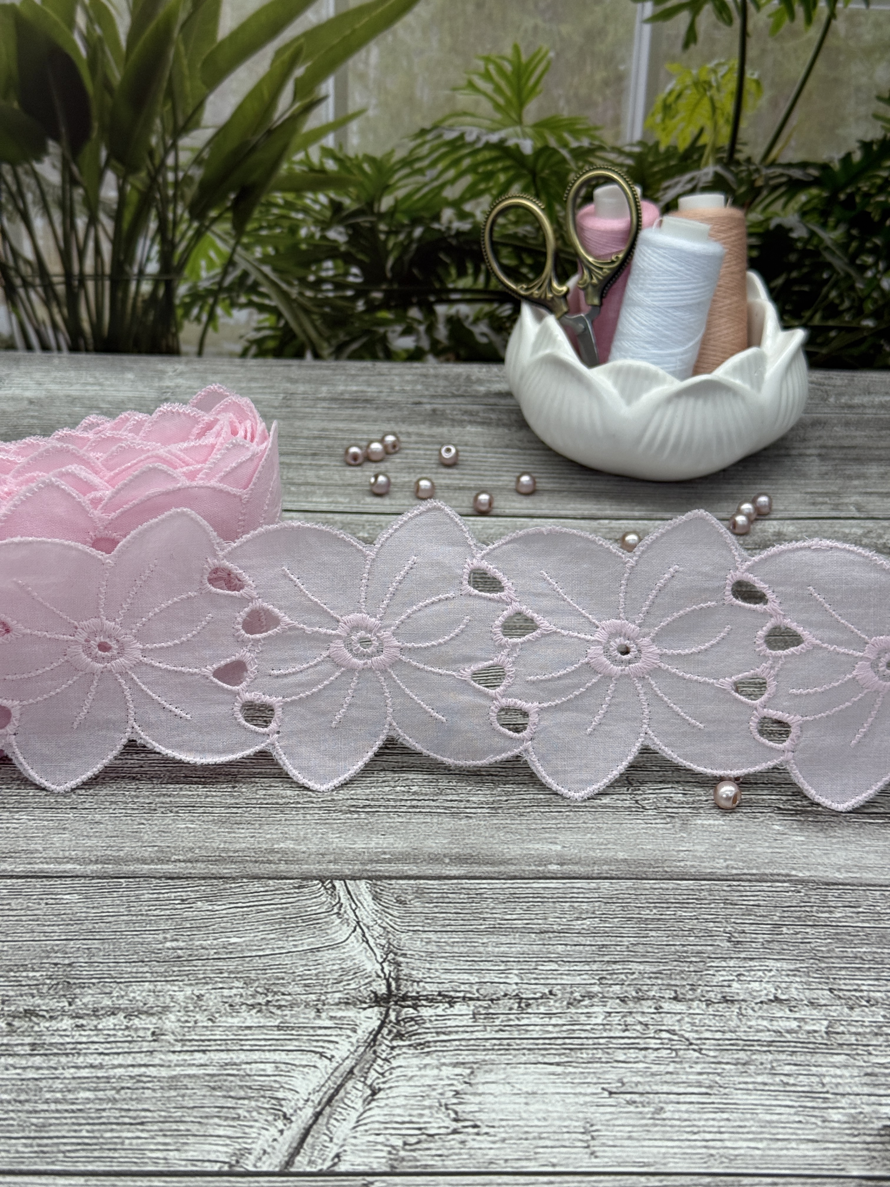 Шитье на батисте М424