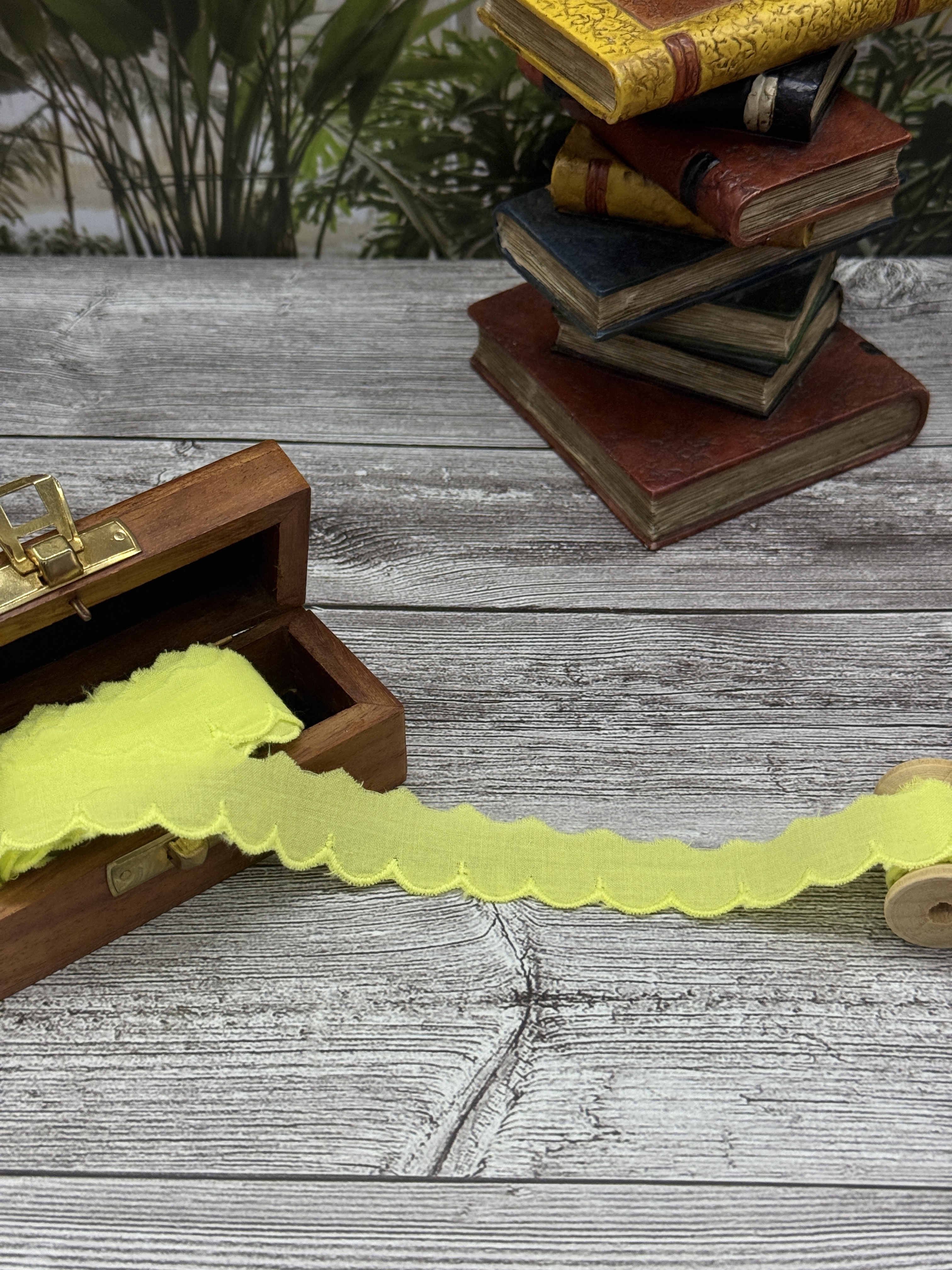 Шитье на батисте М414