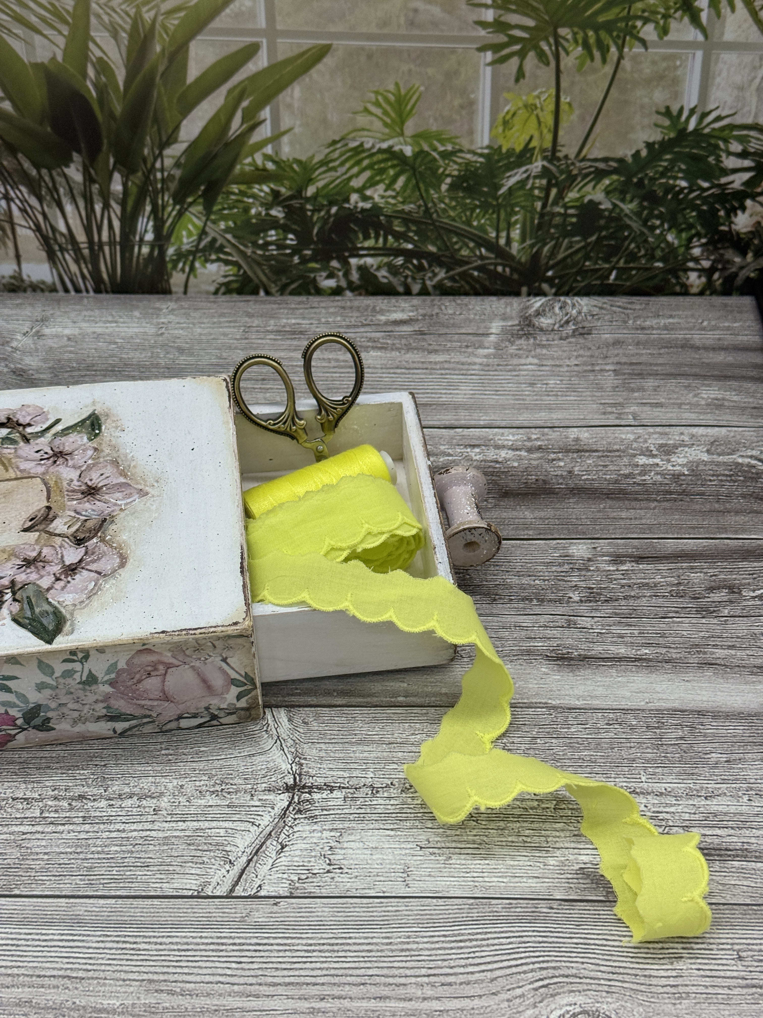 Шитье на батисте М414